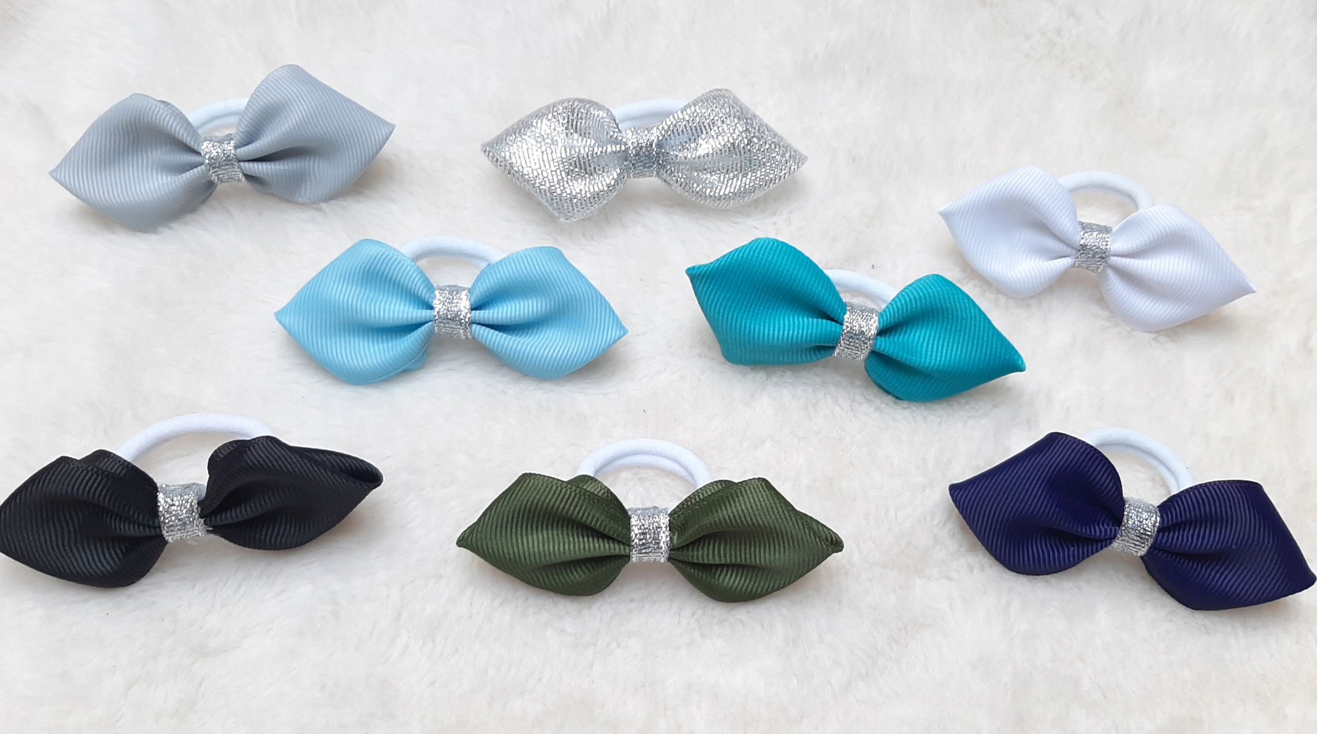 Gumka do włosów pin up kokarda biała srebrna Rodzaj pojedyncza gumka