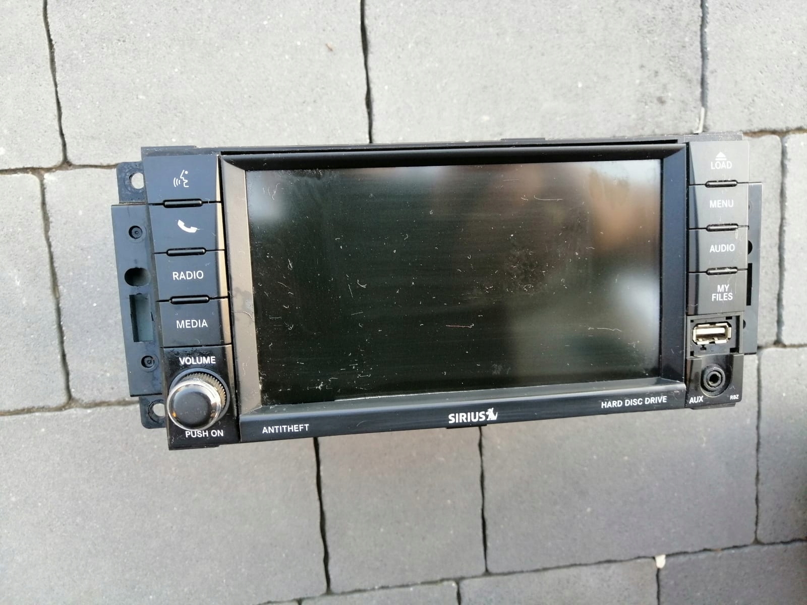 P05091201AD - CHRYSLER TOWN COUNTRY МОНИТОР ПАНЕЛЬ РАДИО НАВИГАЦИИ