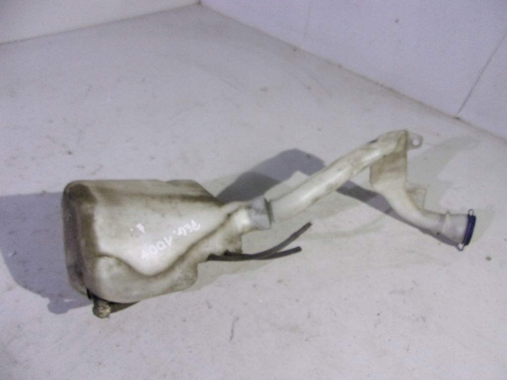 Peugeot 1007 washer fluid tank