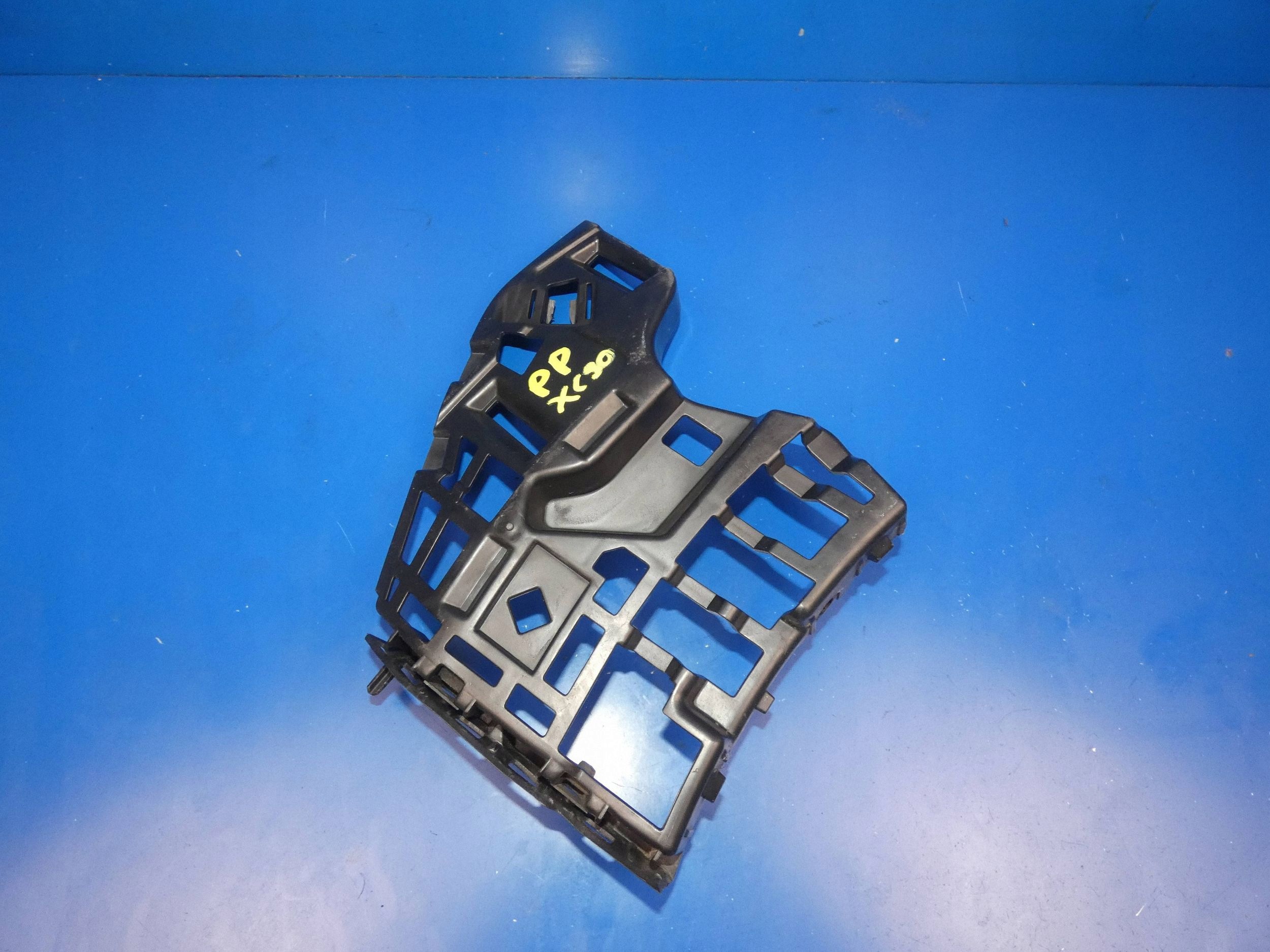VOLVO XC90 II support holder of a bumper right front