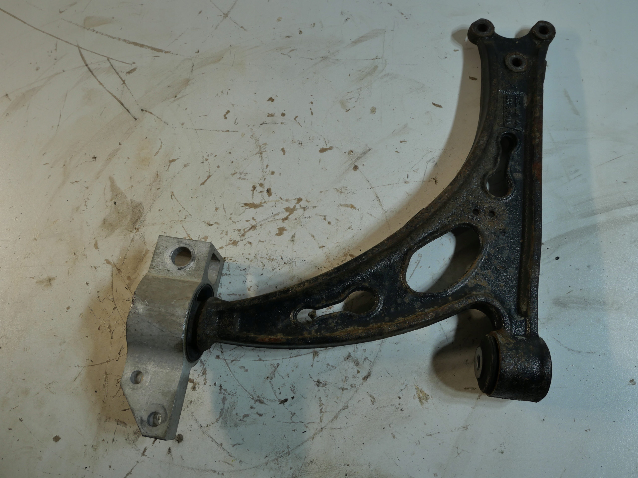 arm front VW AUDI SEAT SKODA 1K0407153N