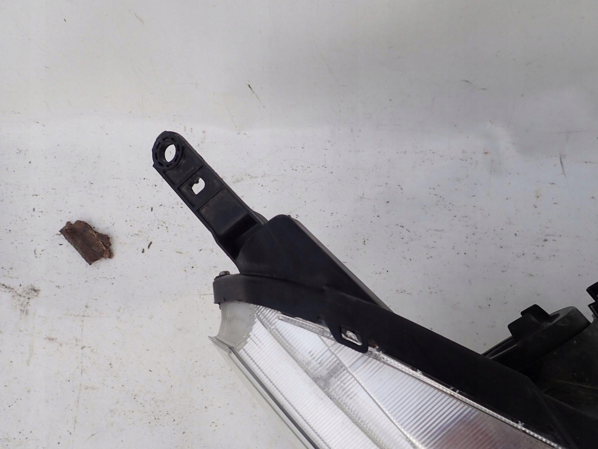 NISSAN NAVARA IV 4 14- light front front right