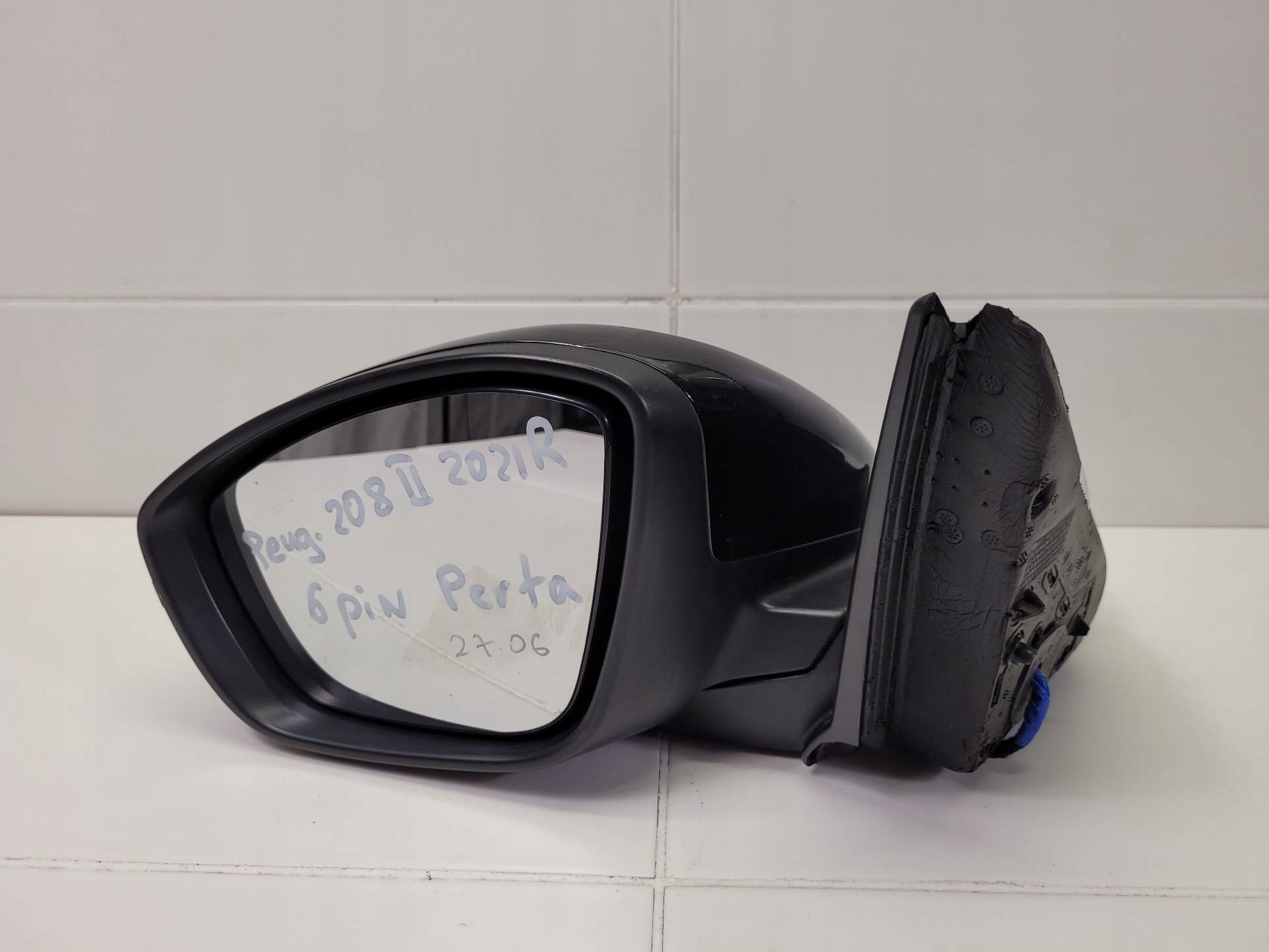 mirror exterior left side Peugeot 208 2 2021 04 18180
