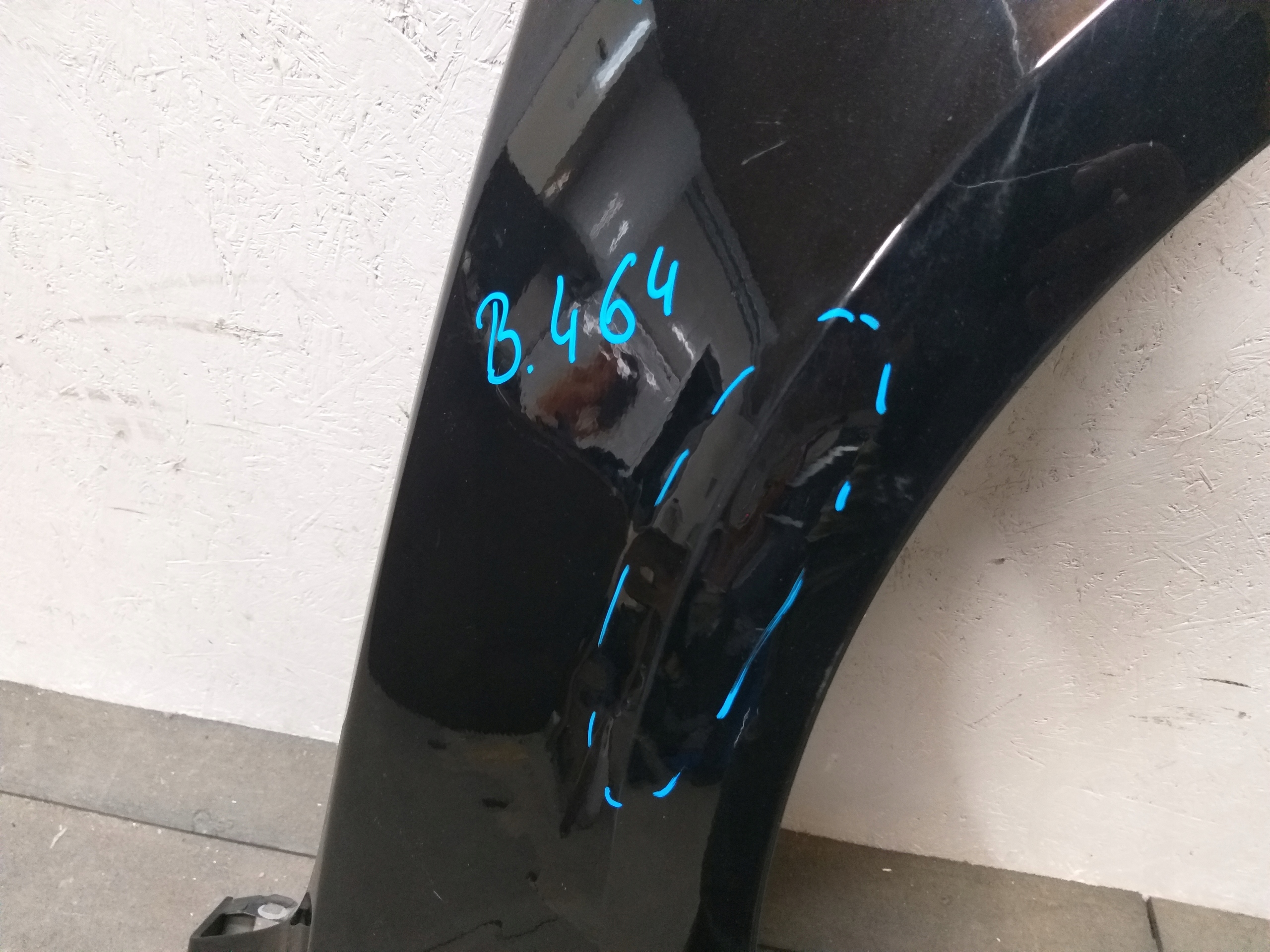 BŁOTNIK PRZÓD PRAWY FORD FOCUS MK4 Strona zabudowy przód - prawa