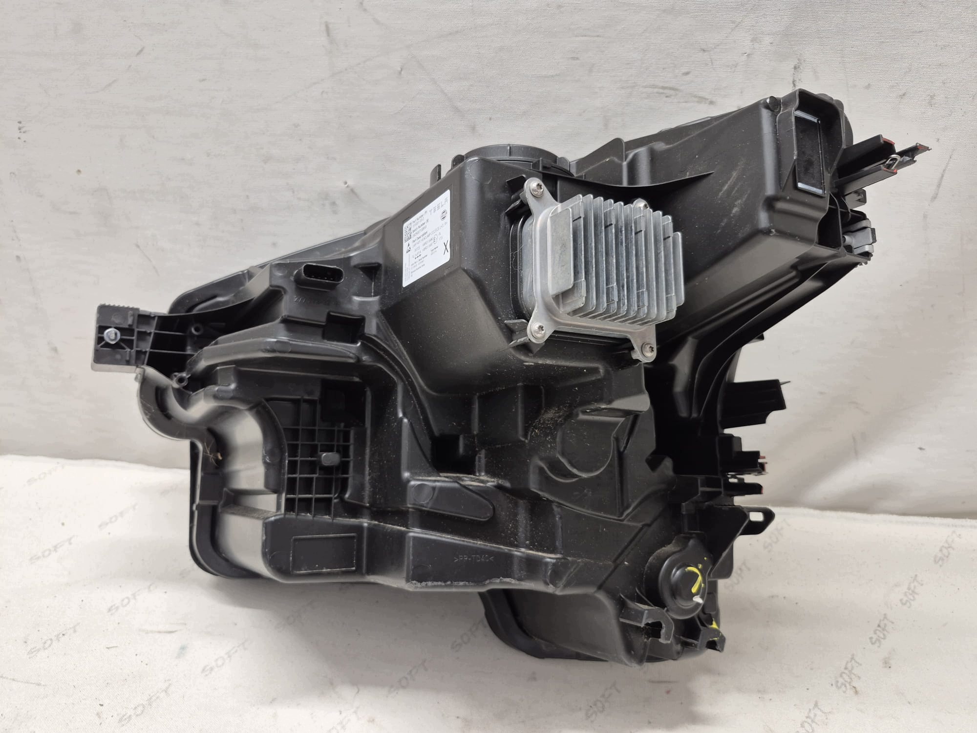 TESLA Y LIFT JUNIPER 25- light right front front FULL LED 1918351-00-D