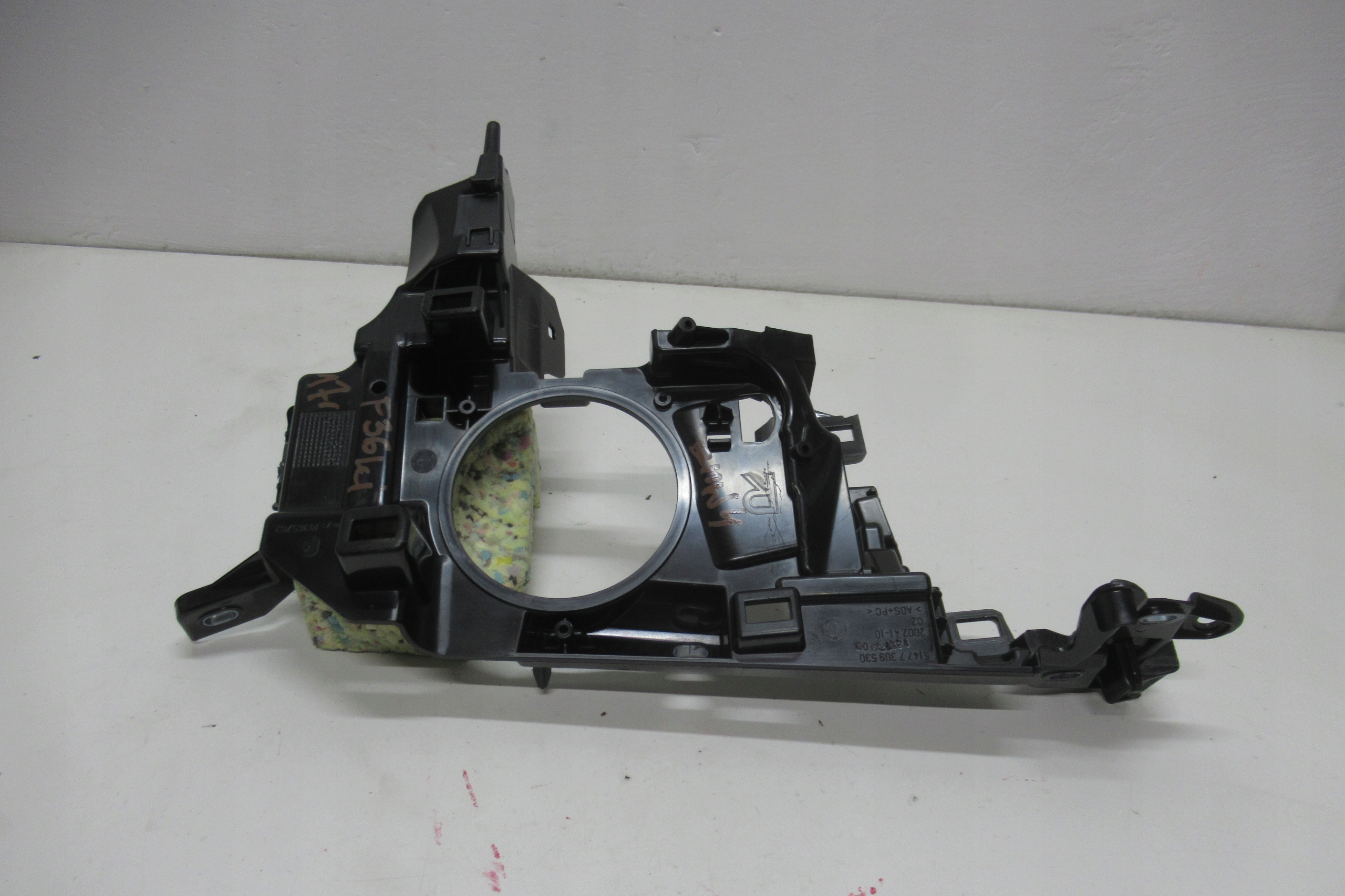 BMW 4 F36 17R console POLKI boot right