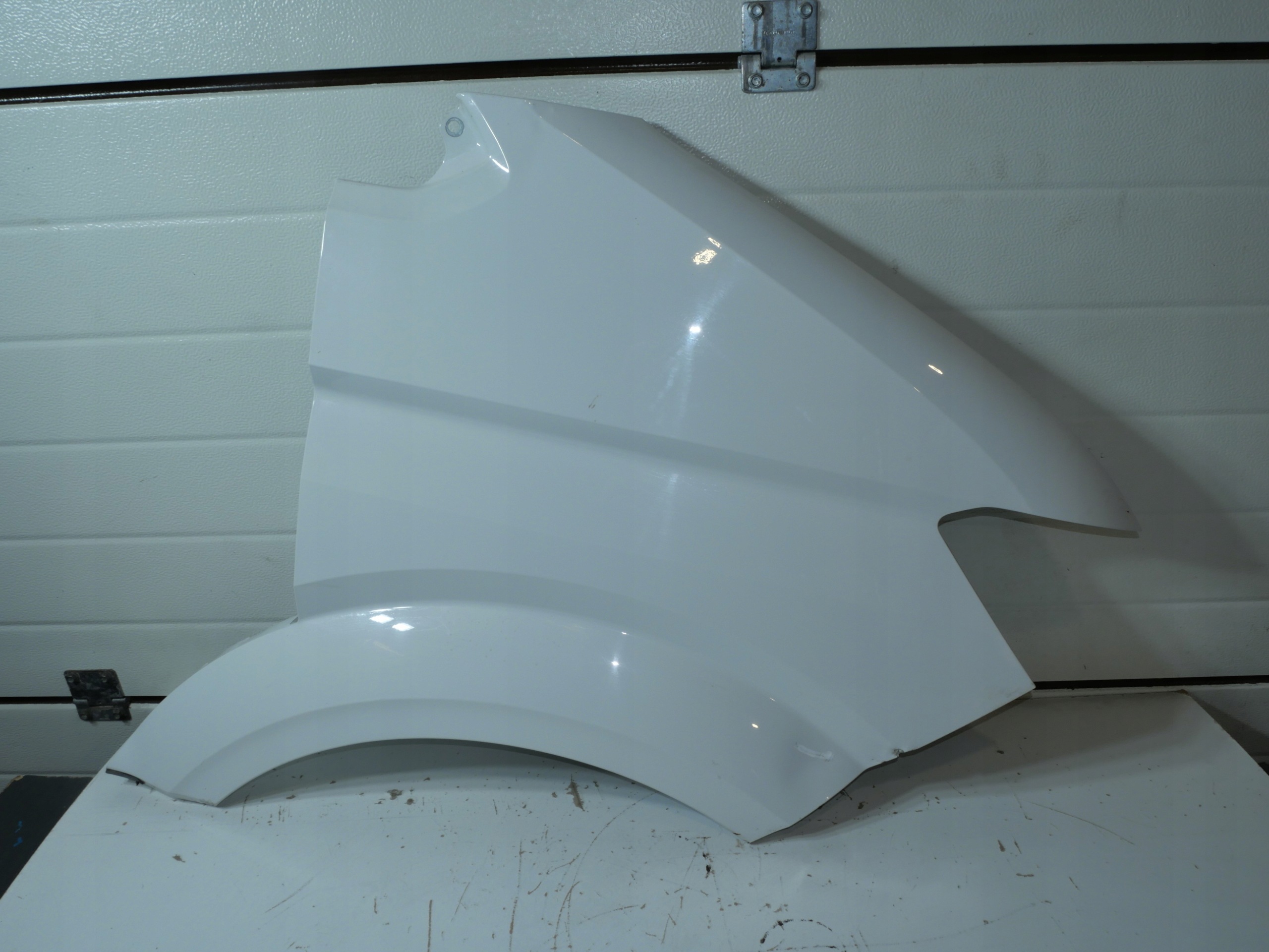 fender front front MERCEDES SPRINTER A906 right