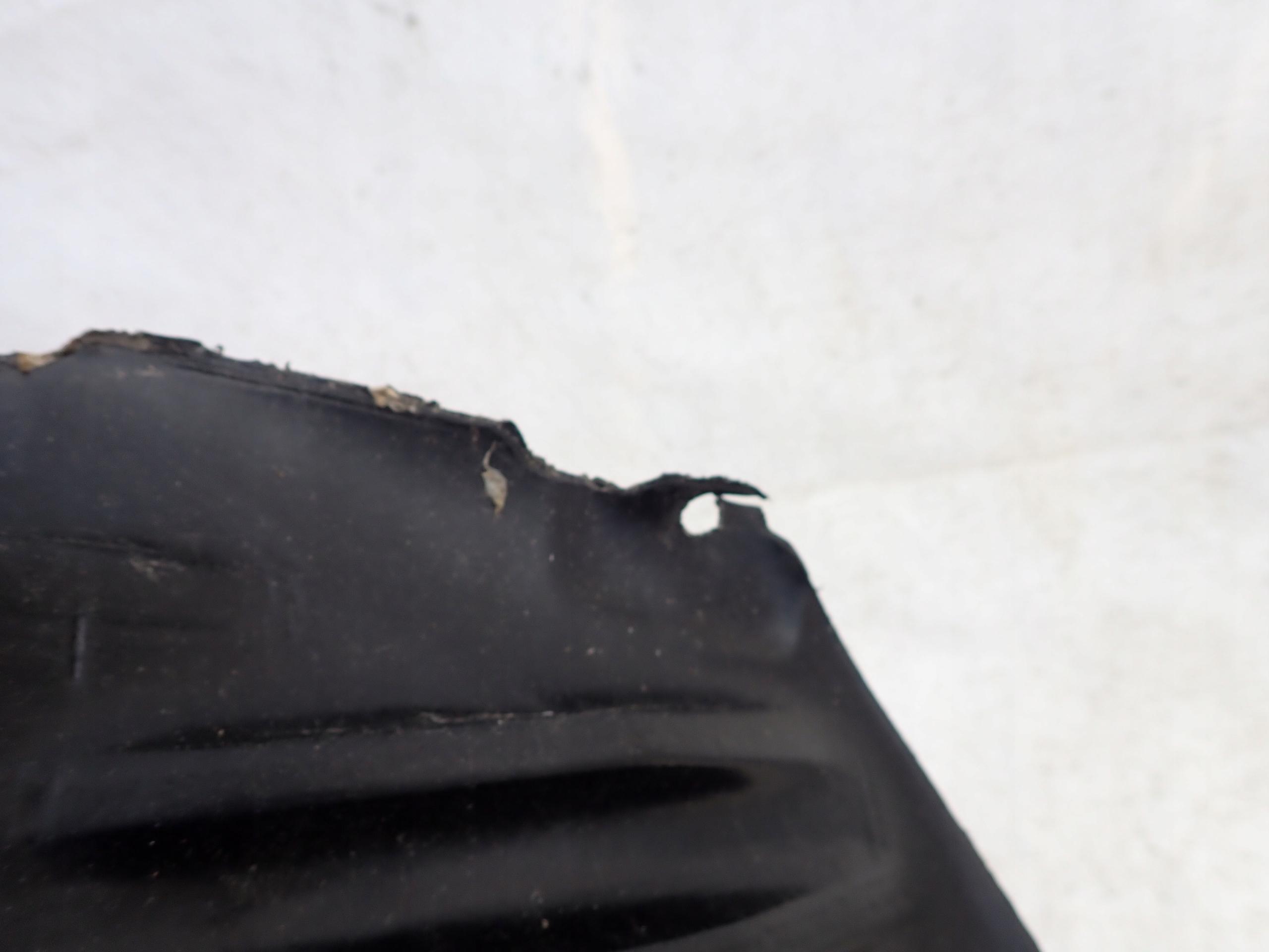 MITSUBISHI PAJERO III mudguard left front front