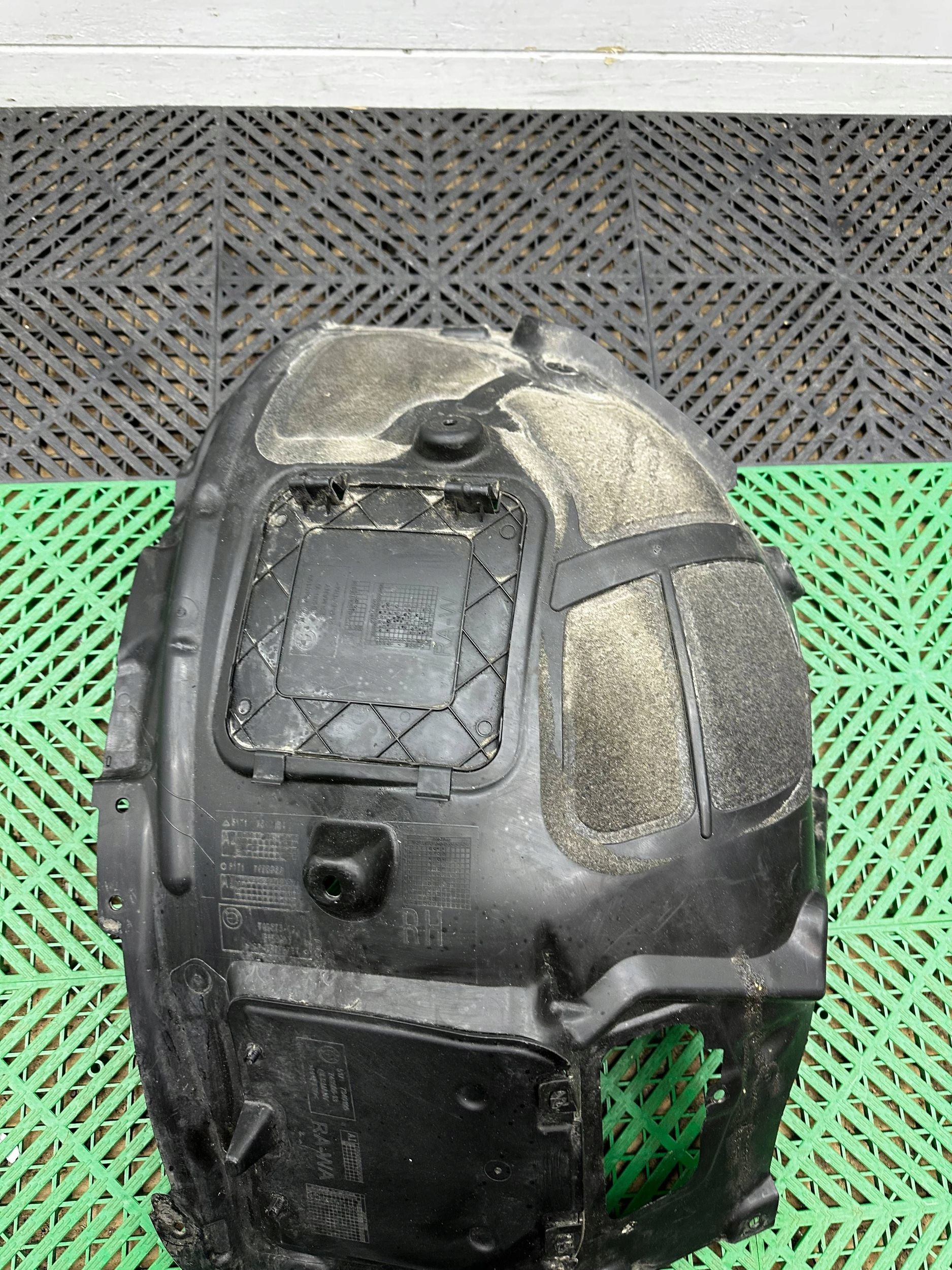 mudguard front BMW 7 G11 G12 7340194