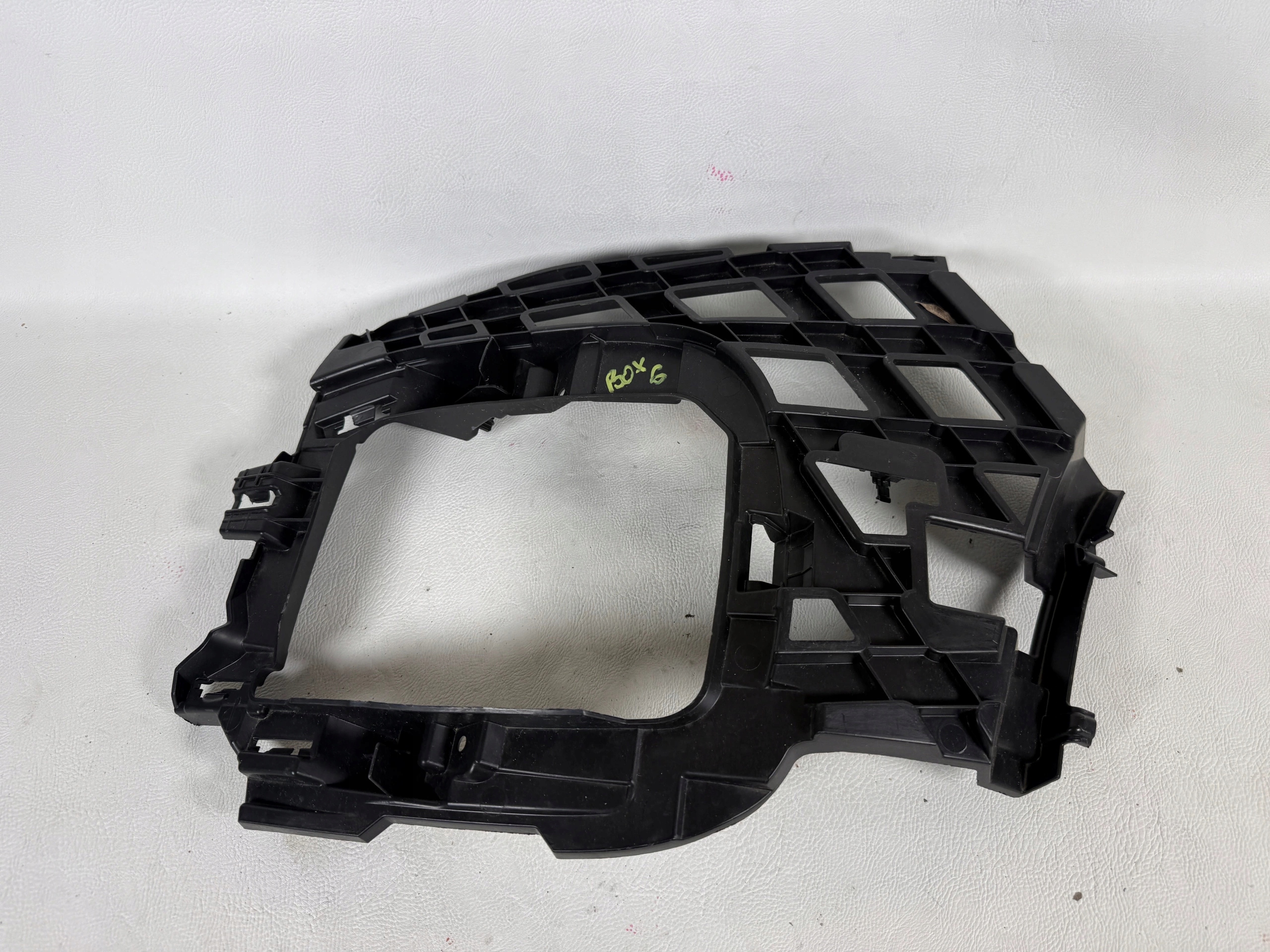 VW T-CROSS 2GM support holder of a bumper front left 2GM807723A