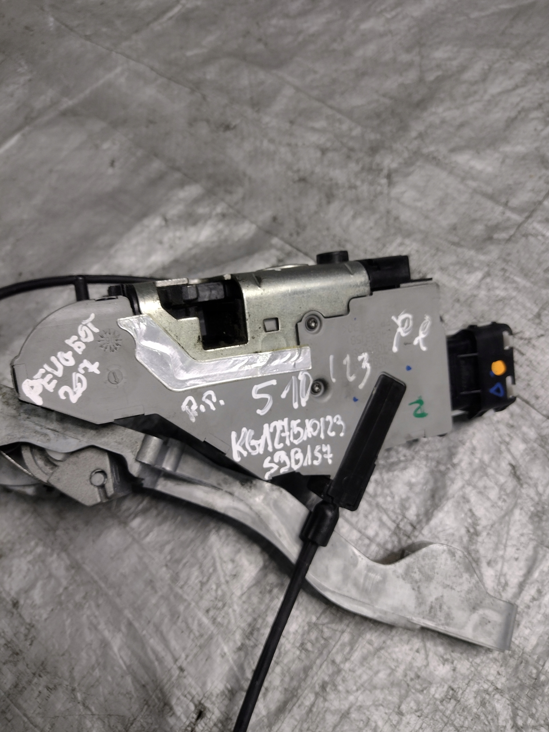 lock door right front Peugeot 207 5D EU