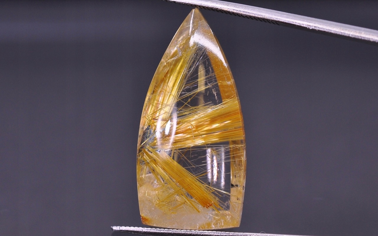 Křemen s rutilem nepravidelná dlažba 25x12,5 mm