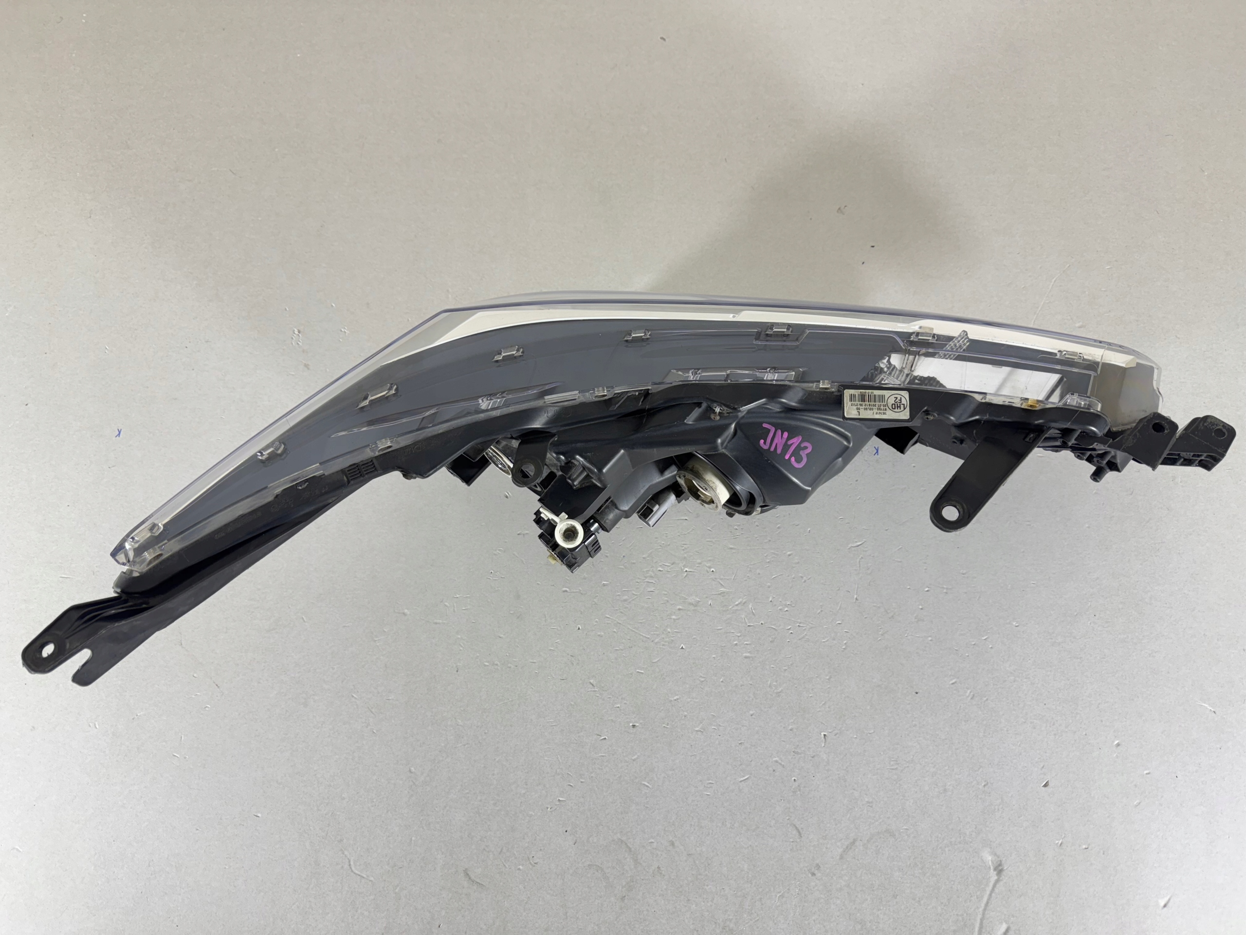 TOYOTA COROLLA E16 LIFT LCI LAMPA LEWA PRZÓD ZWYKŁA LED REFLEKTOR EU - CAŁA Rodzaj świateł mijania Tradycyjne / halogenowe