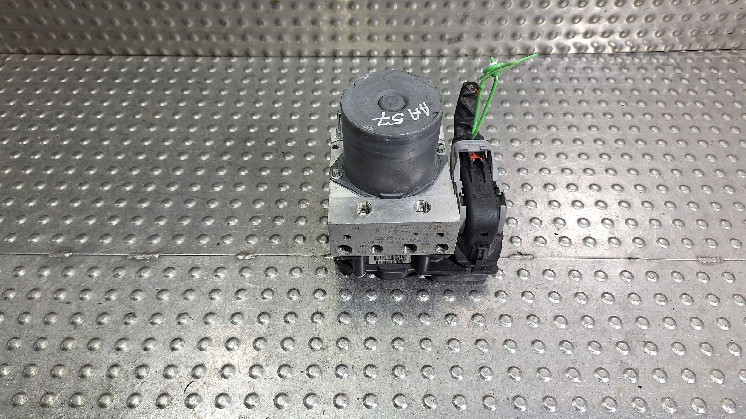 pump control unit ABS 8E0614517AK 8E0910517D AUDI A4 B7 8E0