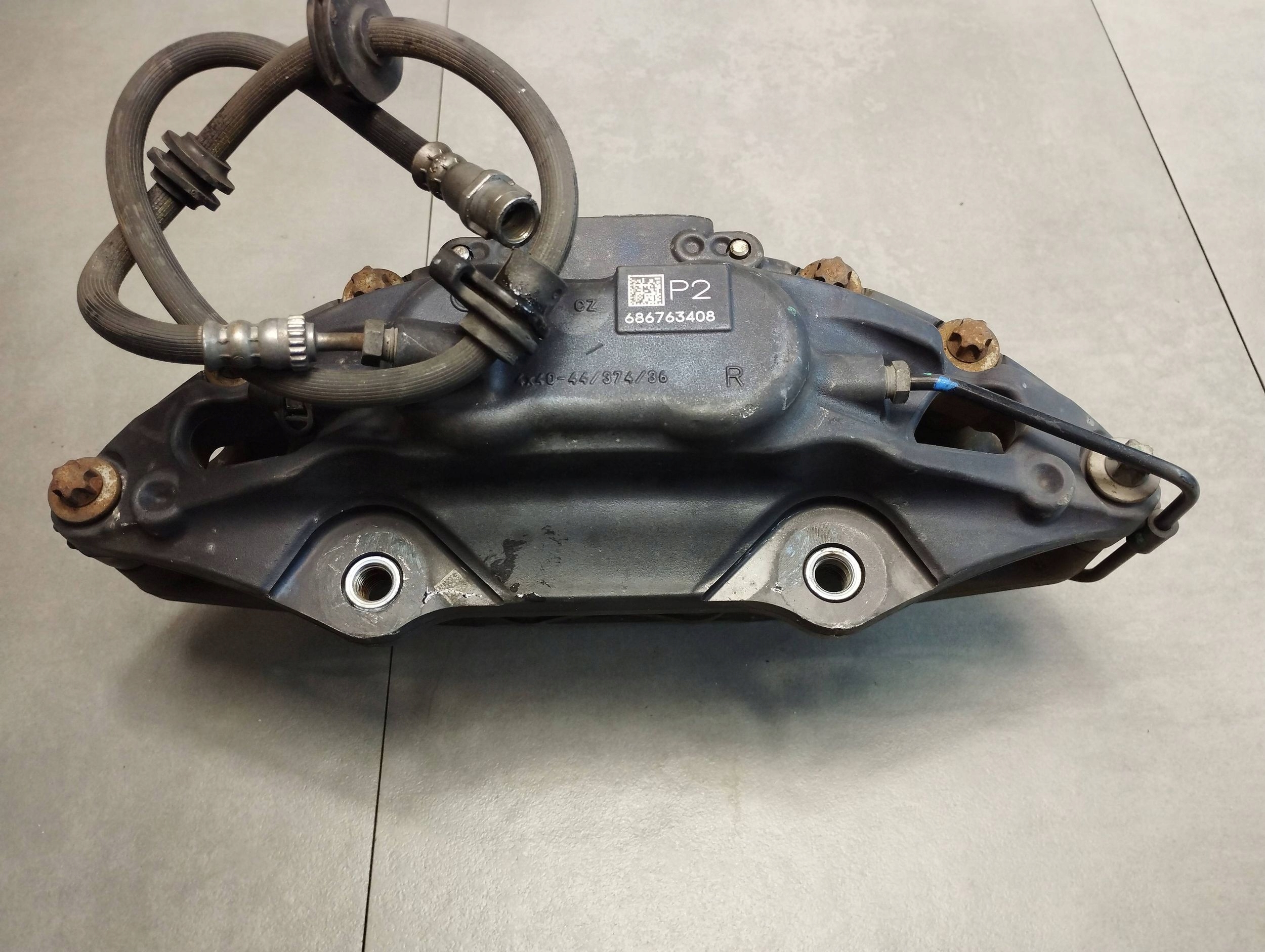 BMW 7 G11 750i caliper right front 686763408