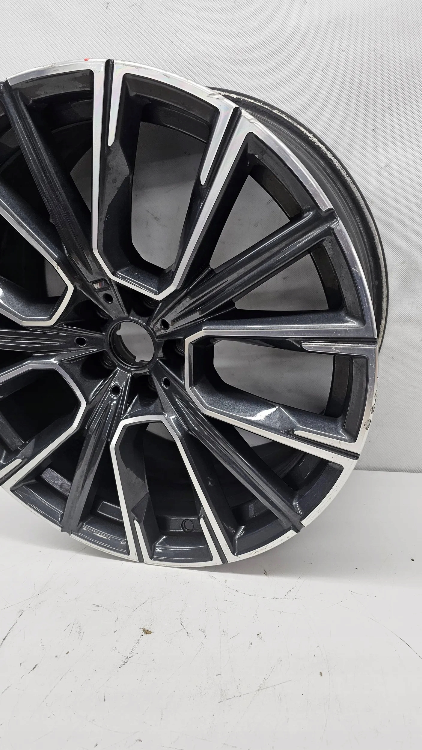 BMW 7 G11 G12 FELGA ALUMINIOWA 20 Rozstaw śrub inny