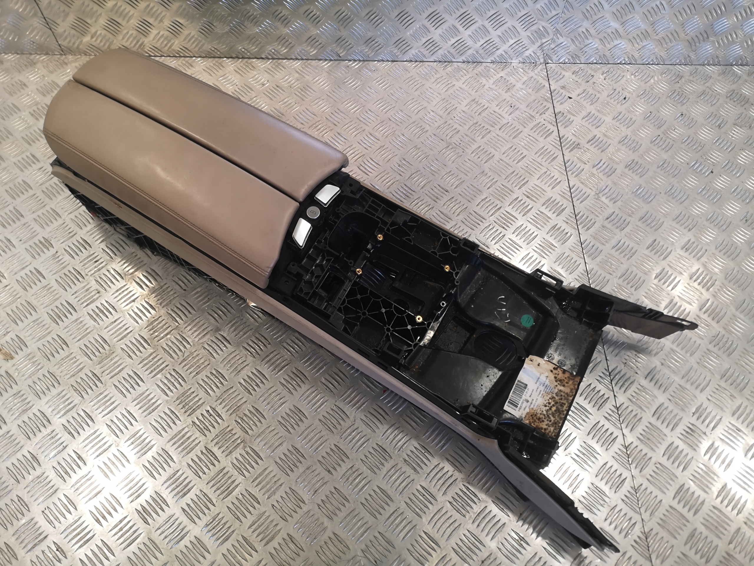 Центральный подлокотник тоннеля BMW F01 F02 4-зоны