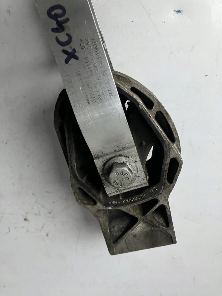 holder engine mount lower VOLVO XC40 2.0 D4 32222107 #SM