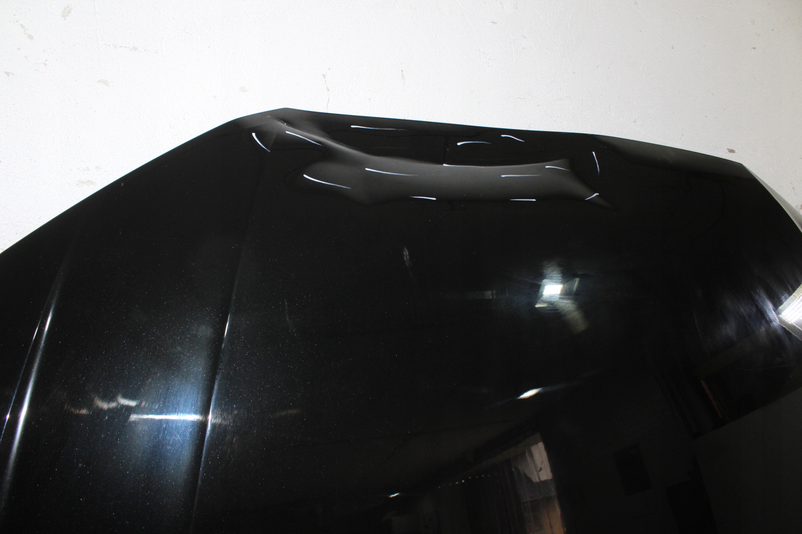 Audi A4 B9 8W lift hauba