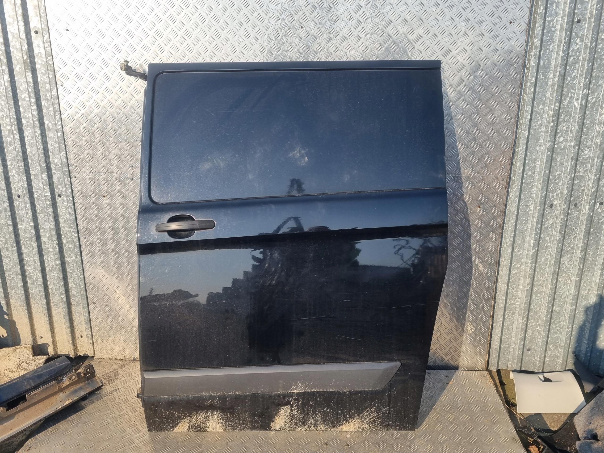 FORD TRANSIT CUSTOM 2016 R DRZWI LEWE TYŁ PRZESÓWNE Producent części Ford OE