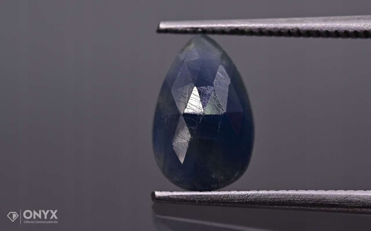 Safír fasetovaná rozeta slza 10,2x6,5 mm