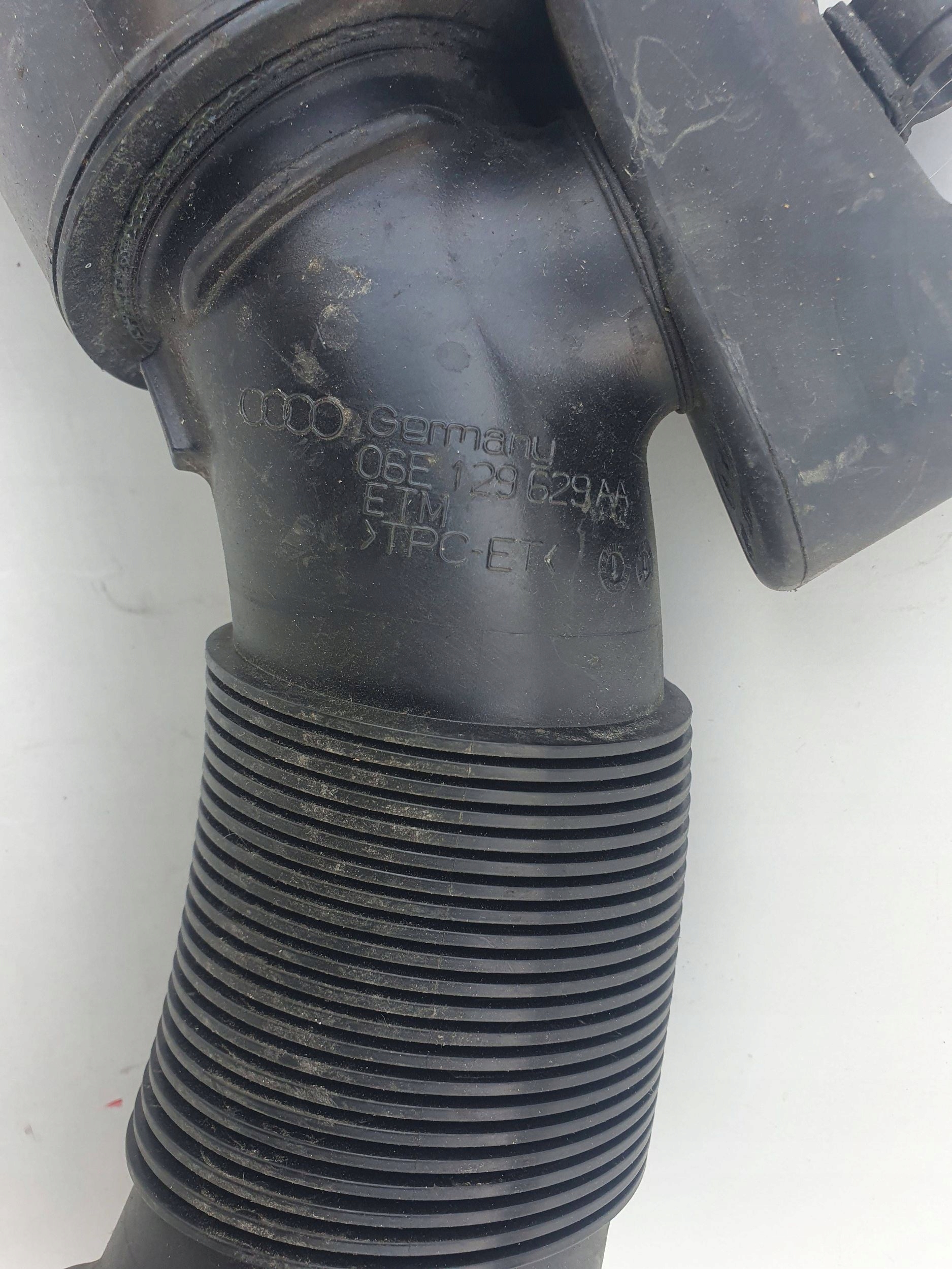 Audi Q5 SQ5 8R 3.0 TFSI 06E pipe dolotu air
