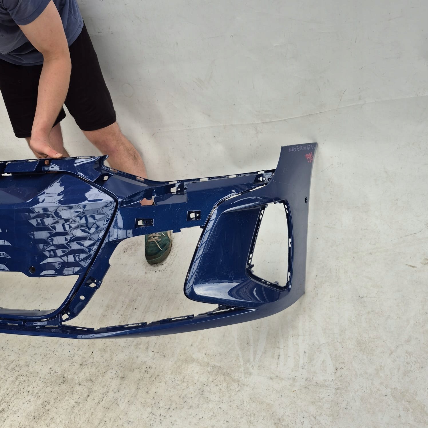 AUDI E-TRON GT 20- bumper front front PDC