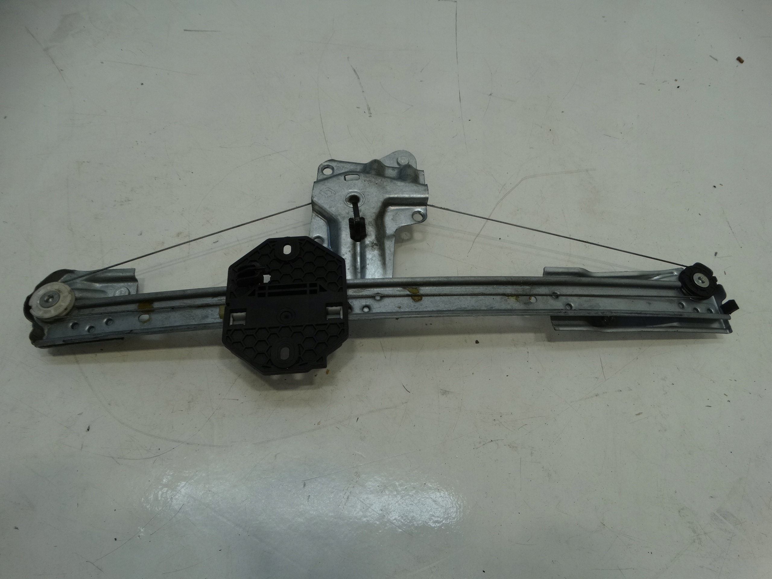 window regulator left front DACIA SANDERO II 2020R. 807213282R--B