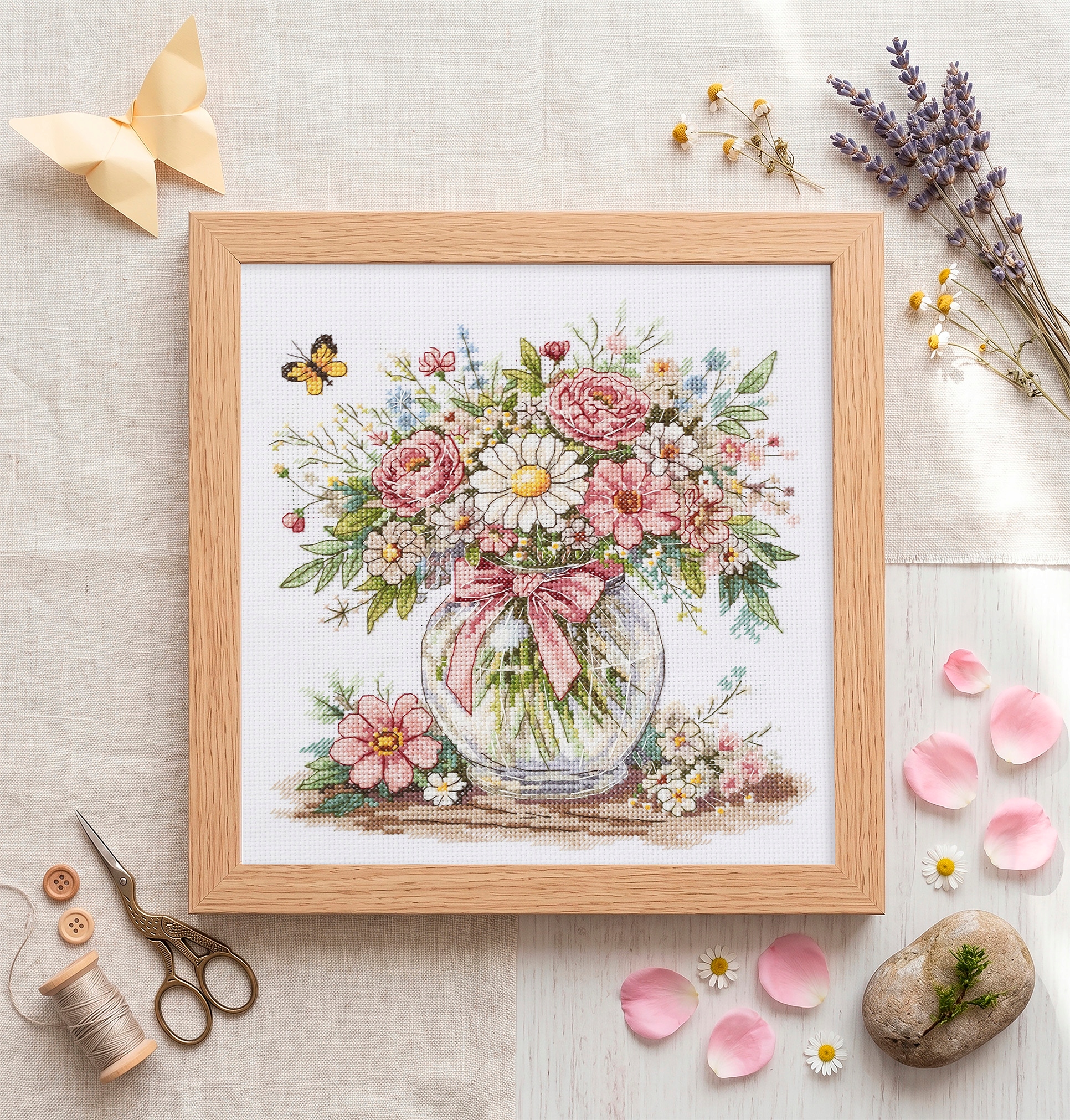 Sada na vyšívání Floral Mood – Diy botanická kytice, 36 barev
