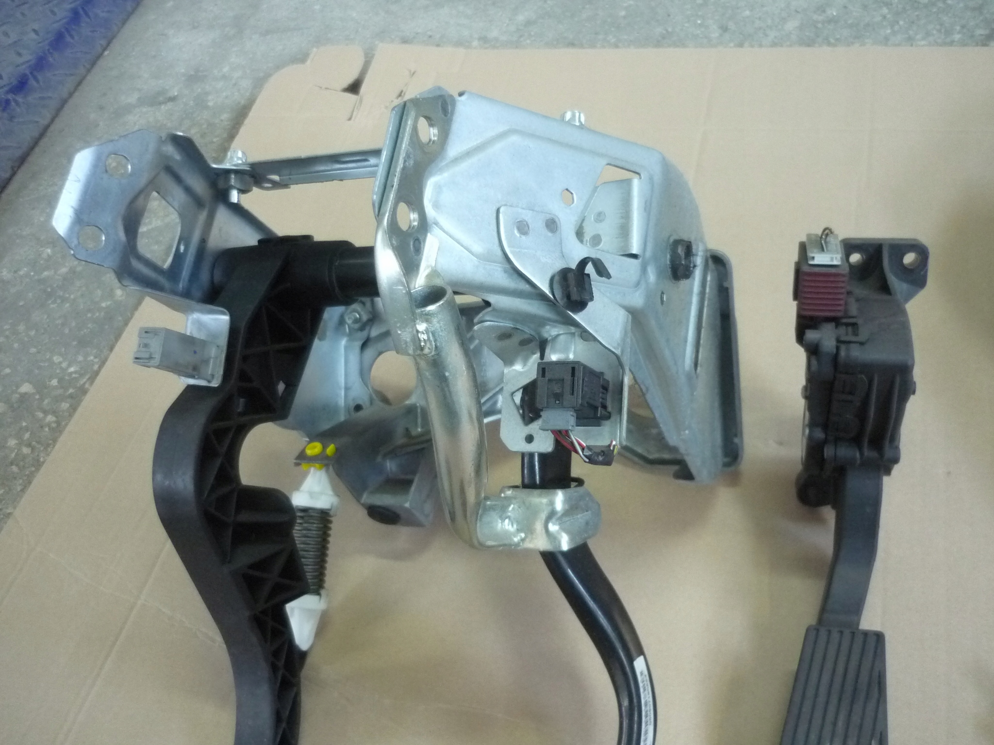 PEDAŁY + ŚCIANA GRODZIOWA PRZEKŁADKA NA MANUAL KOMPLET OPEL VECTRA C Typ samochodu Samochody osobowe