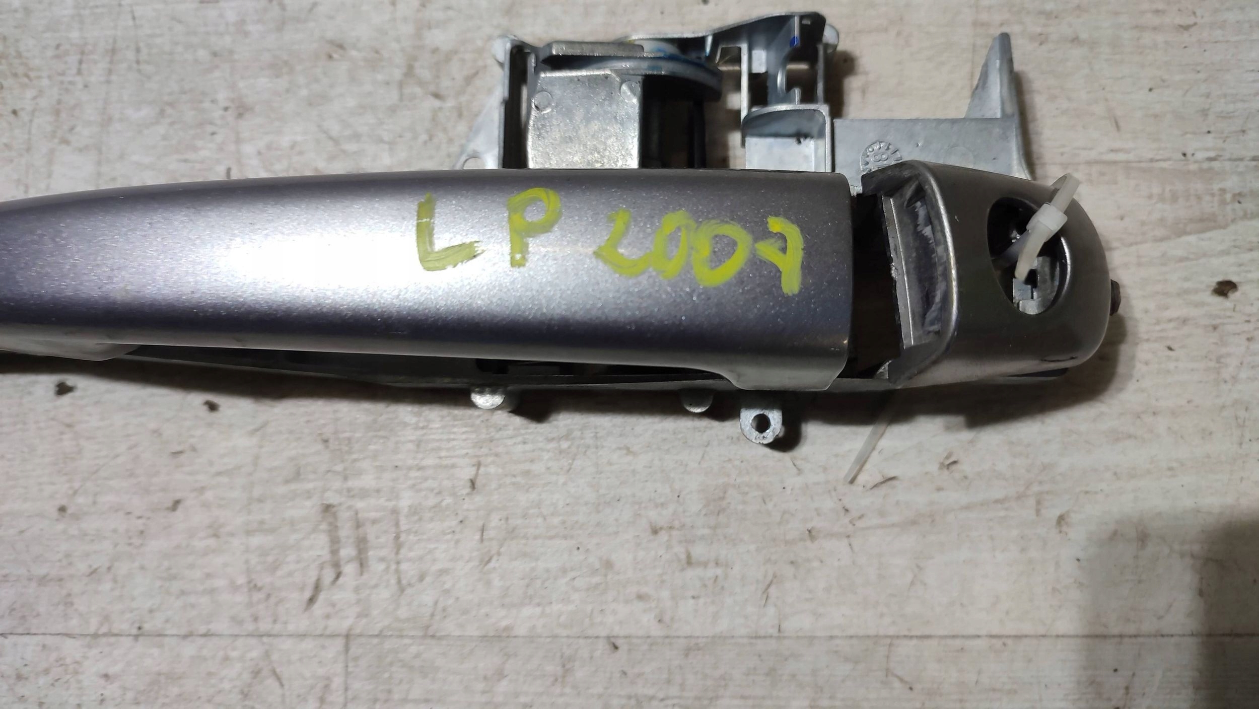 Peugeot 2008 and 2018 front side left handle exterior