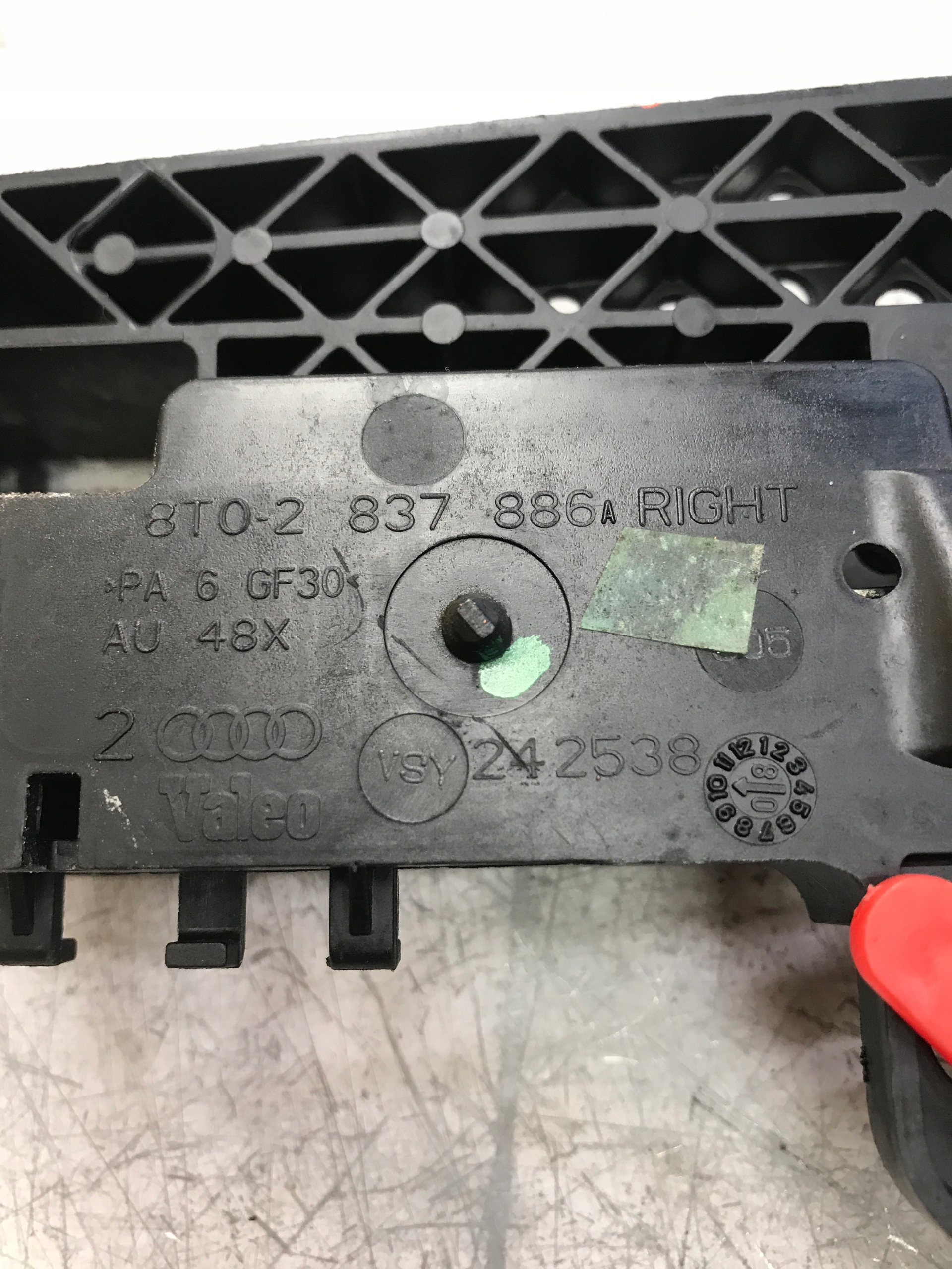 handle right front AUDI A4 B8 A5 8T02837886A