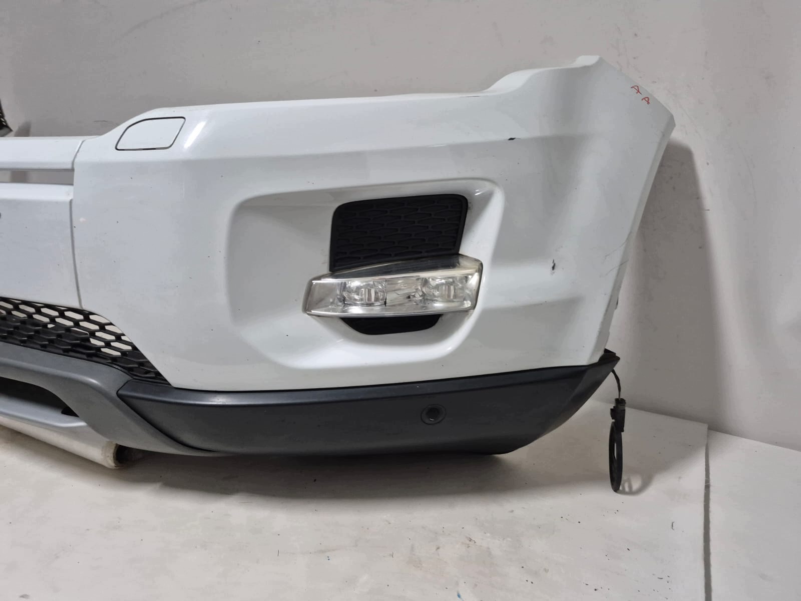 RANGE ROVER EVOQUE and 11- bumper front front PDC SPR BJ32-17F003