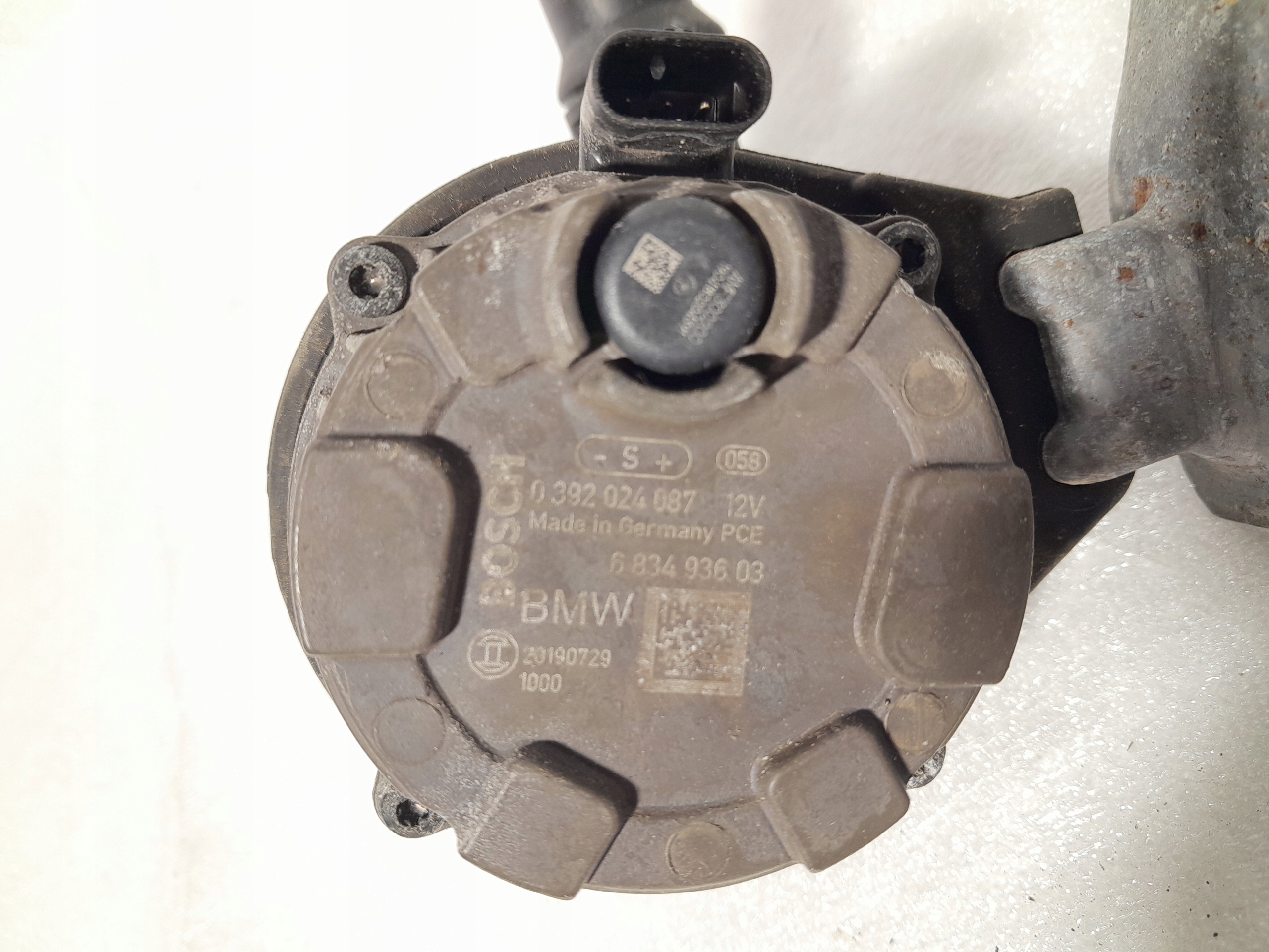 BMW G07 X7 supplementary water pump 6834936