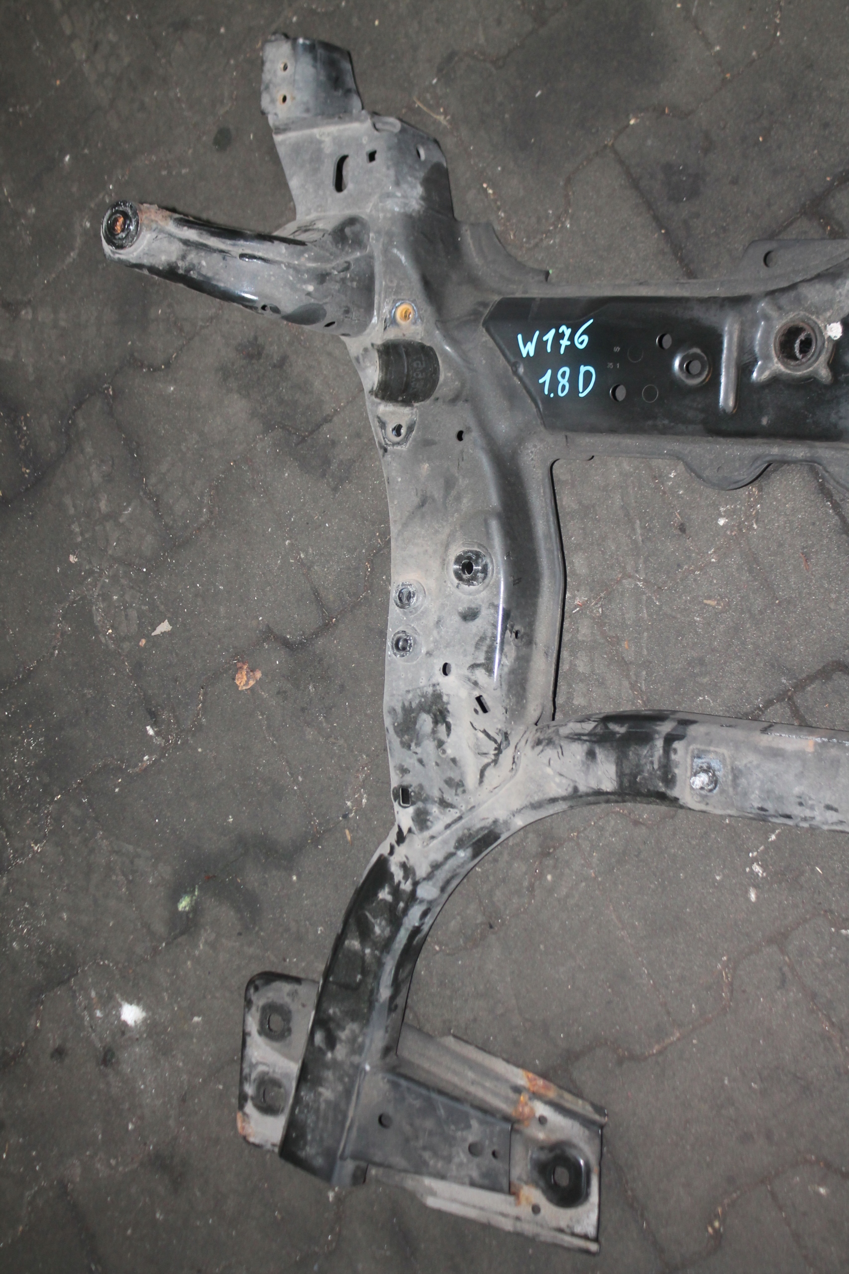 axle beam subframe front MERCEDES A-KLASA W176 12-18