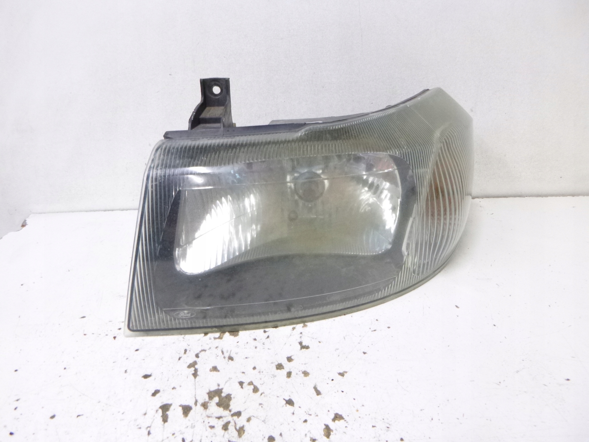 light front left Ford Transit V 2006r.