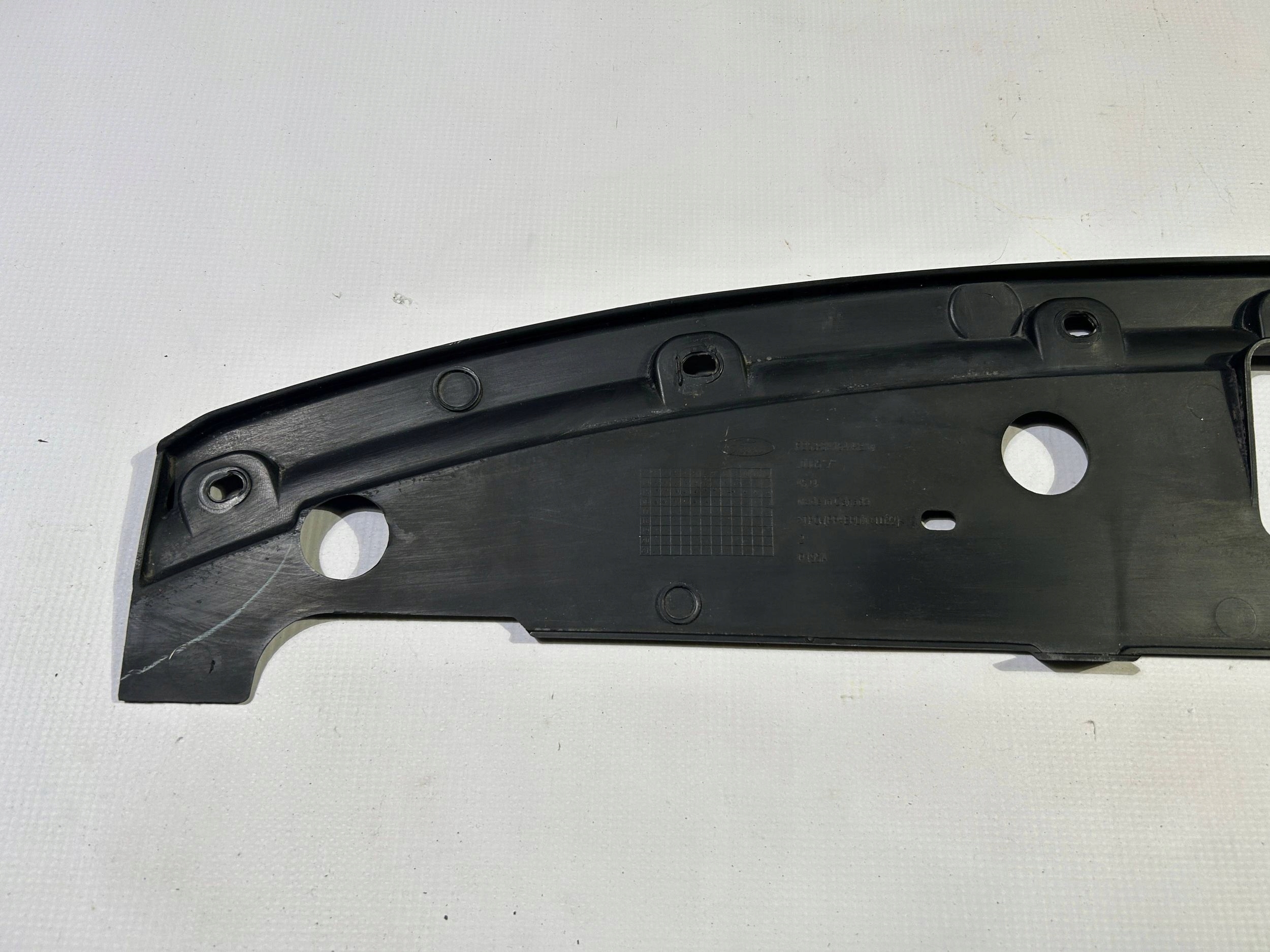 Horn kryt stěny předního chladiče Ford Explorer 2011