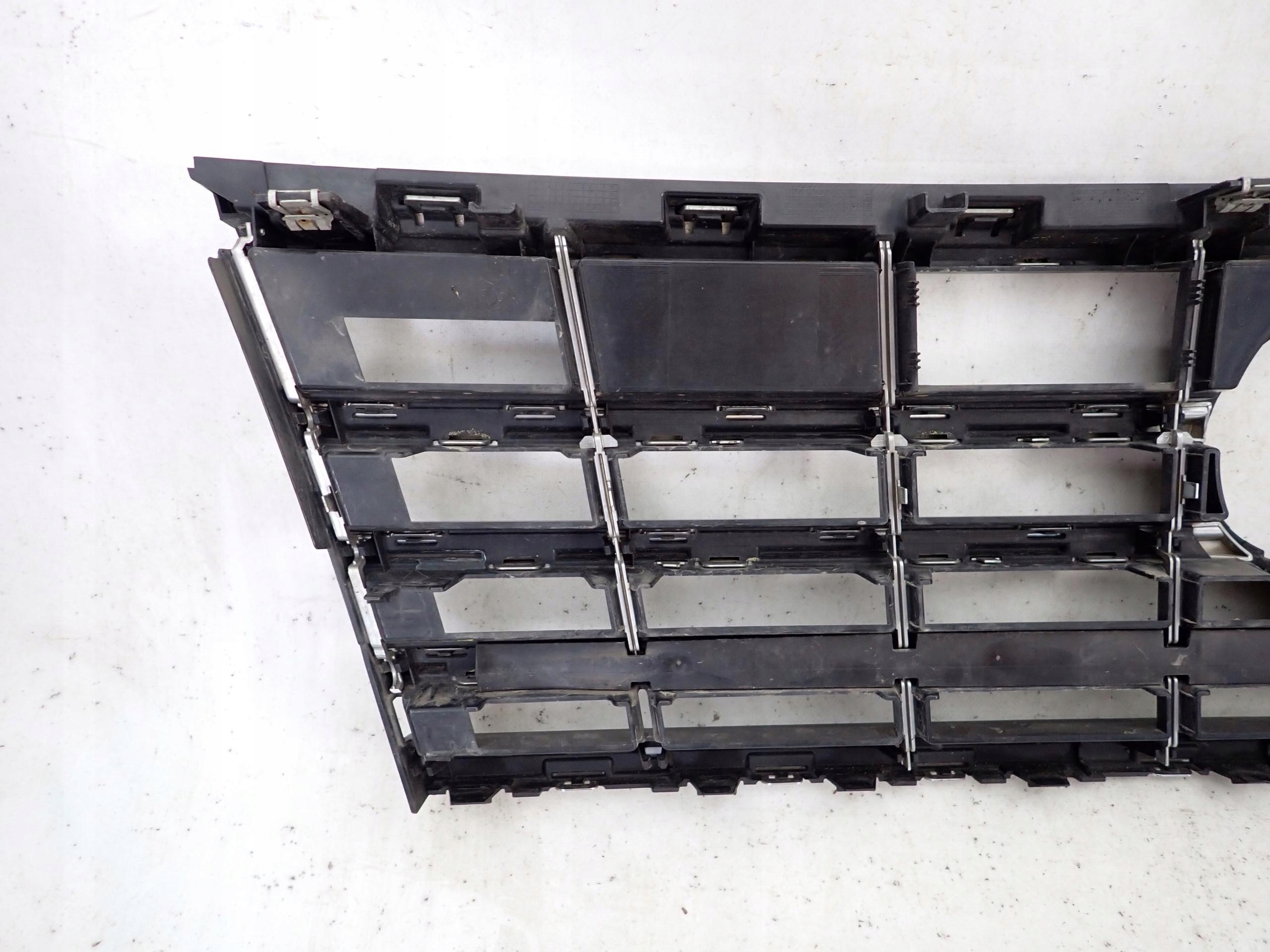 VW TOUAREG III 760 18- grill grille radiator