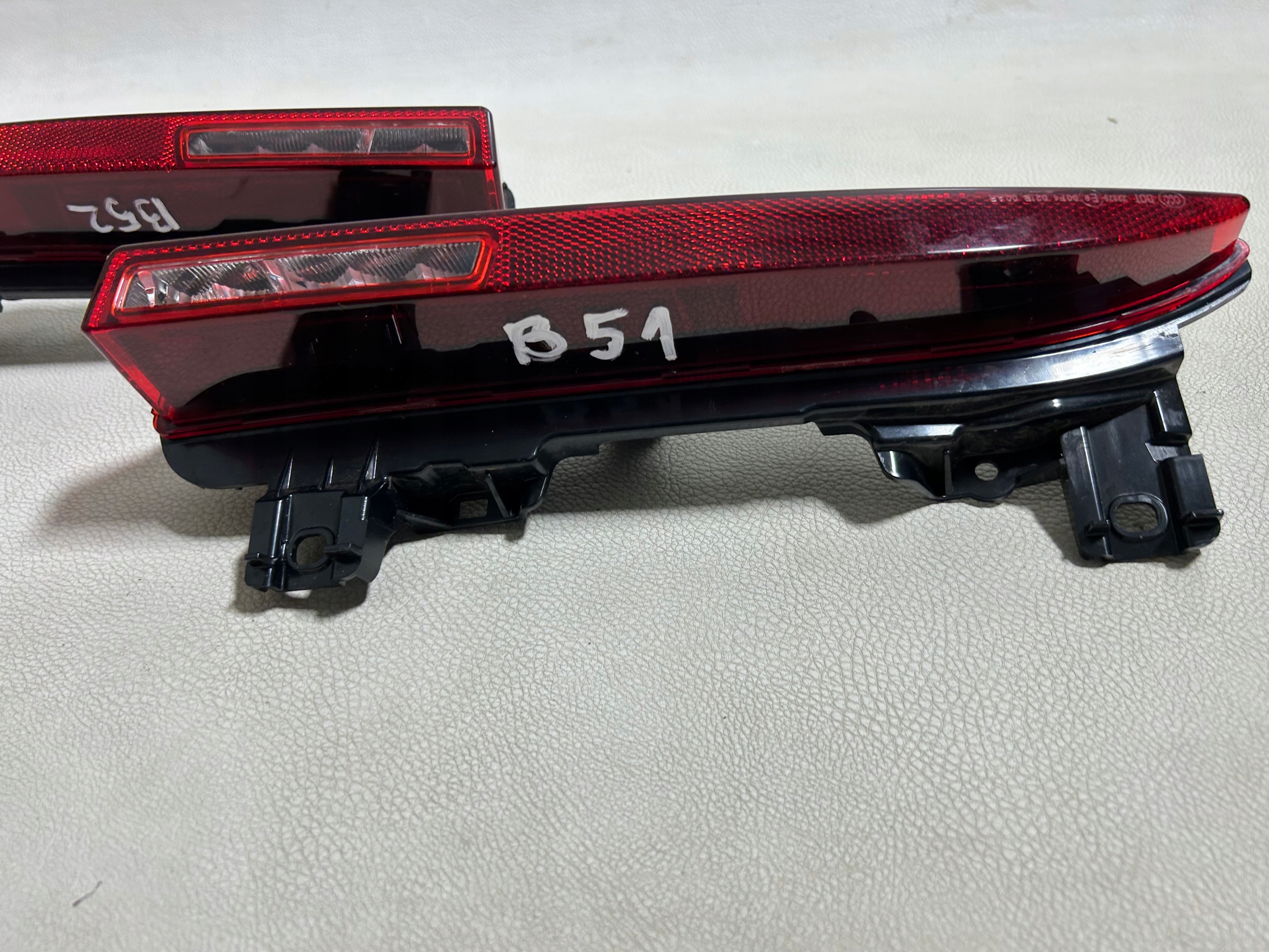 Porsche Macan light przeciwmgielne right left 95B945701 95B945702