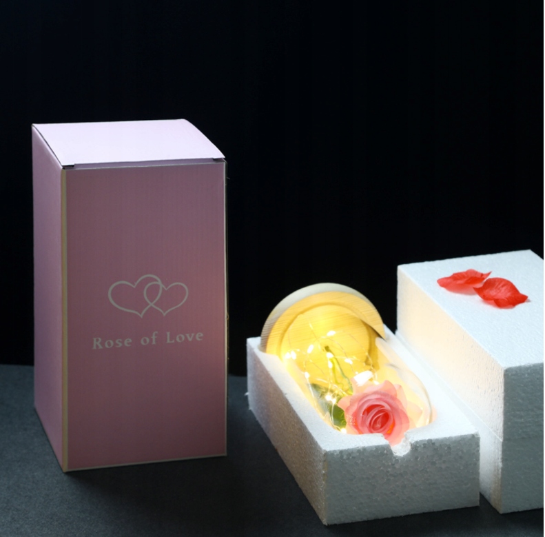 PIĘKNA SZTUCZNA WIECZNA RÓŻA W SZKLE PODŚWIETLANA PREZENT DLA NIEJ IMIENINY Materiał podstawy drewno