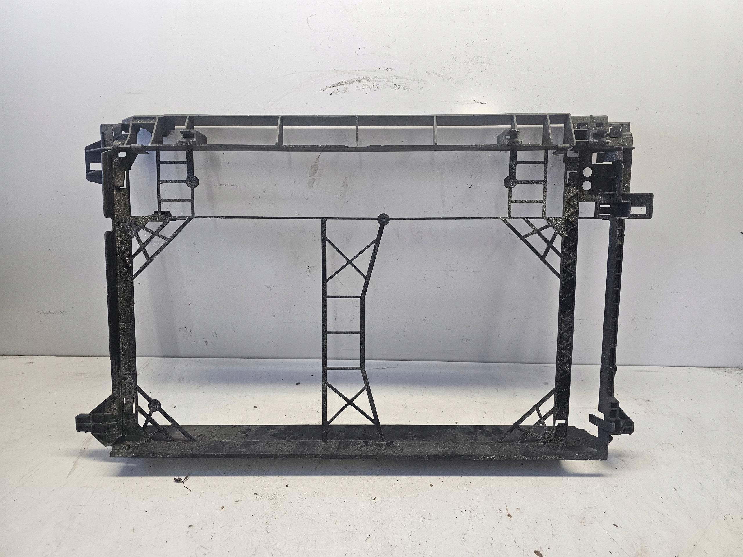 OPEL INSIGNIA B RAMKA OBUDOWA STELAZ CHLODNICY 84207974