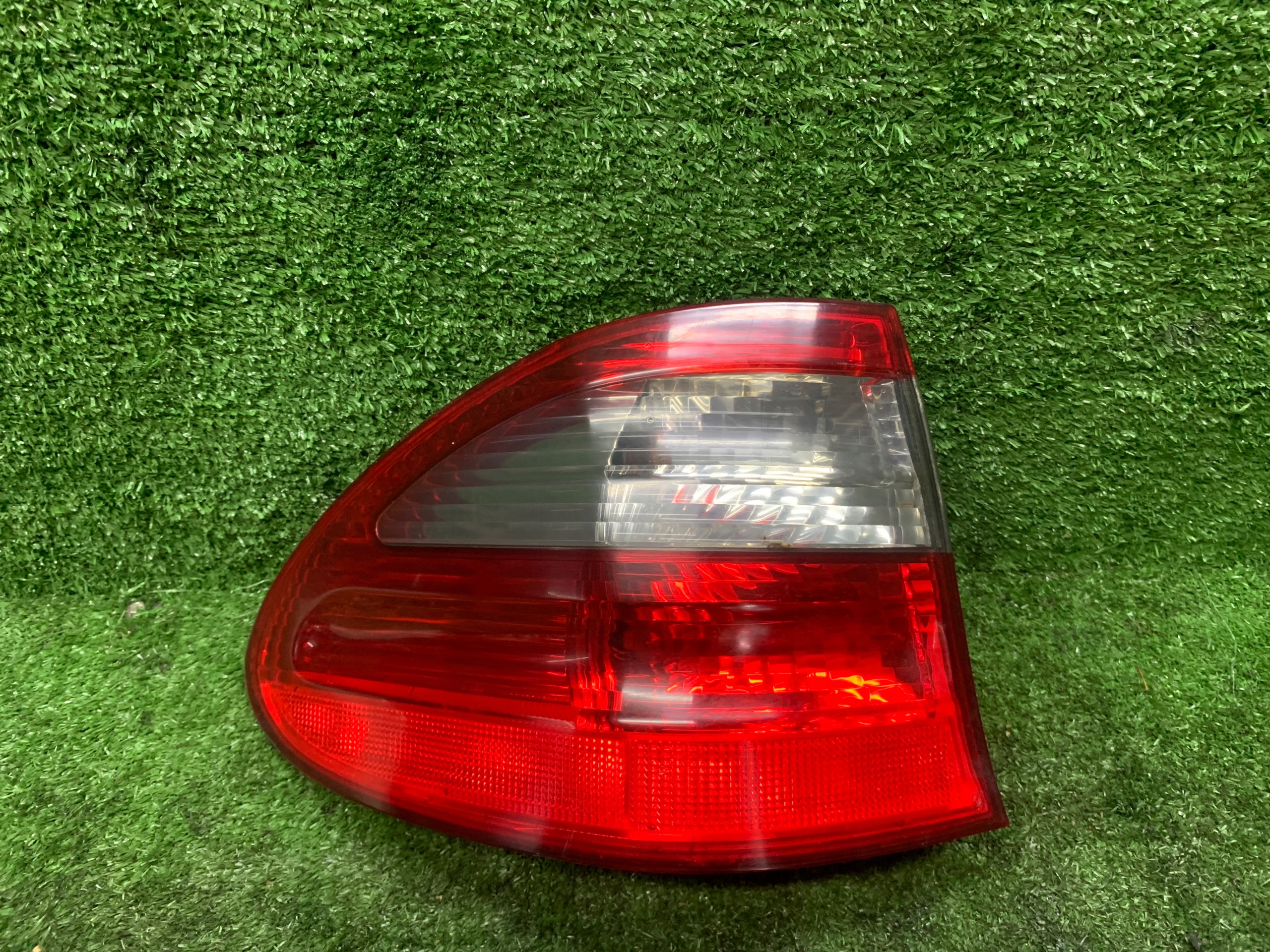 Mercedes W211 lift kombi lampa lewy tył A2118202764