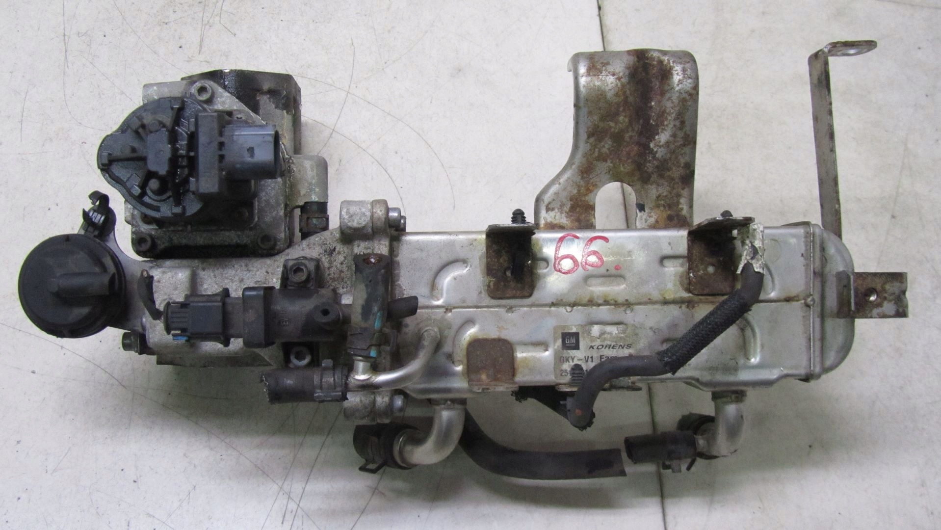 157/066 - CHEVROLET CRUZE 2.0 ER КЛАПАН РАДІАТОР 25185316