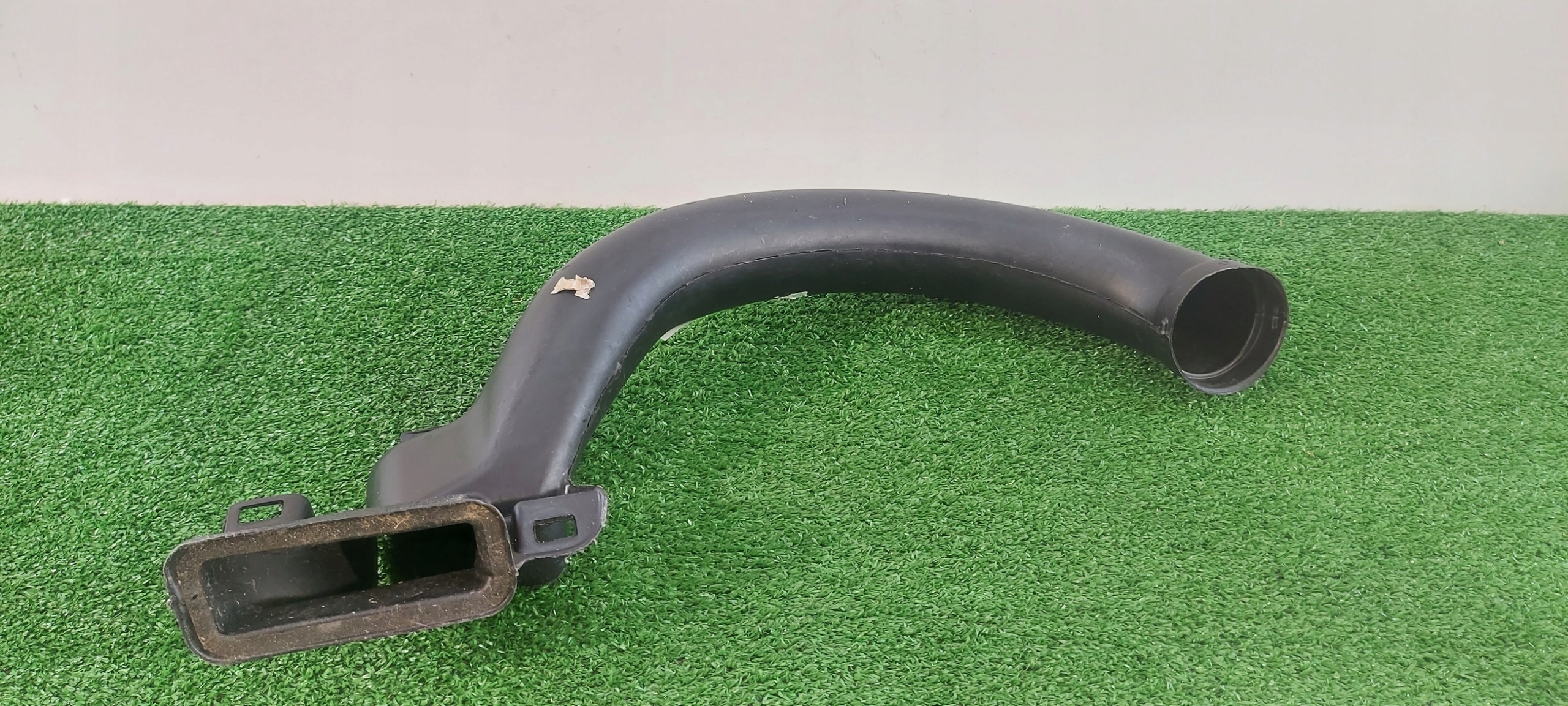 RENAULT KANGOO 07-16ROK left intake of the heating pipe