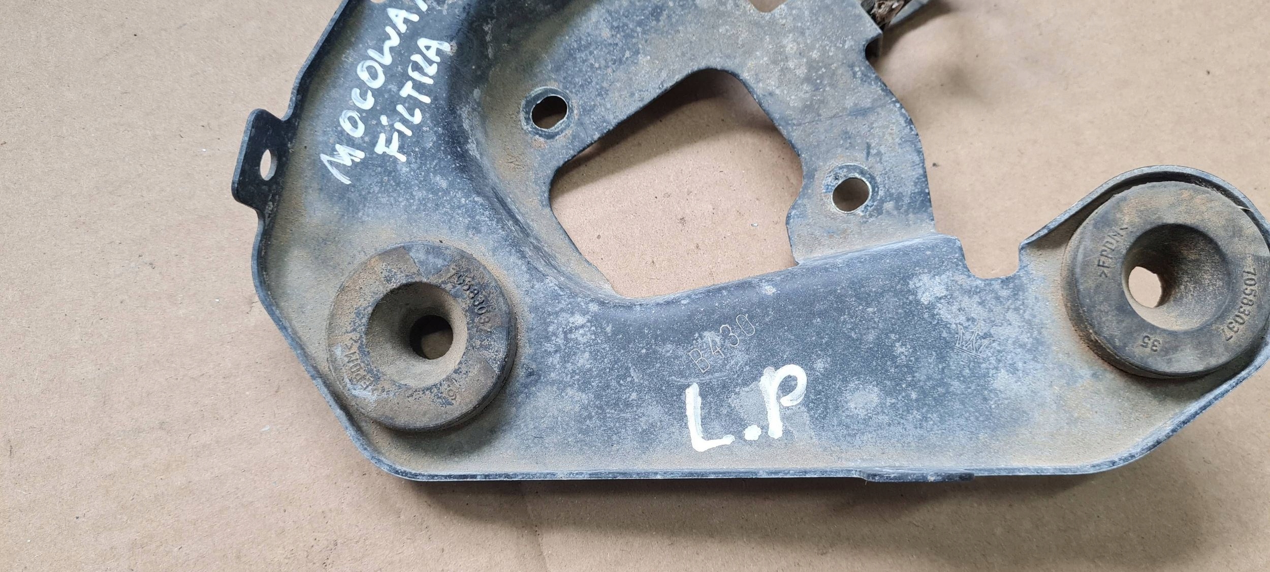 Maserati Quattroporte VI Halter Halter filter luft links vorne