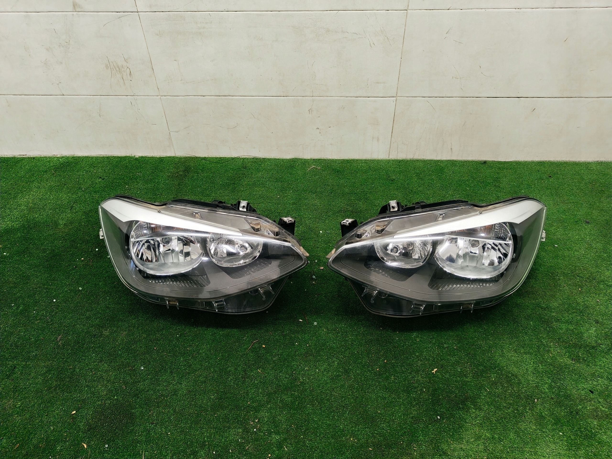BMW 1 F20 light front right left EU 7229671 7229672