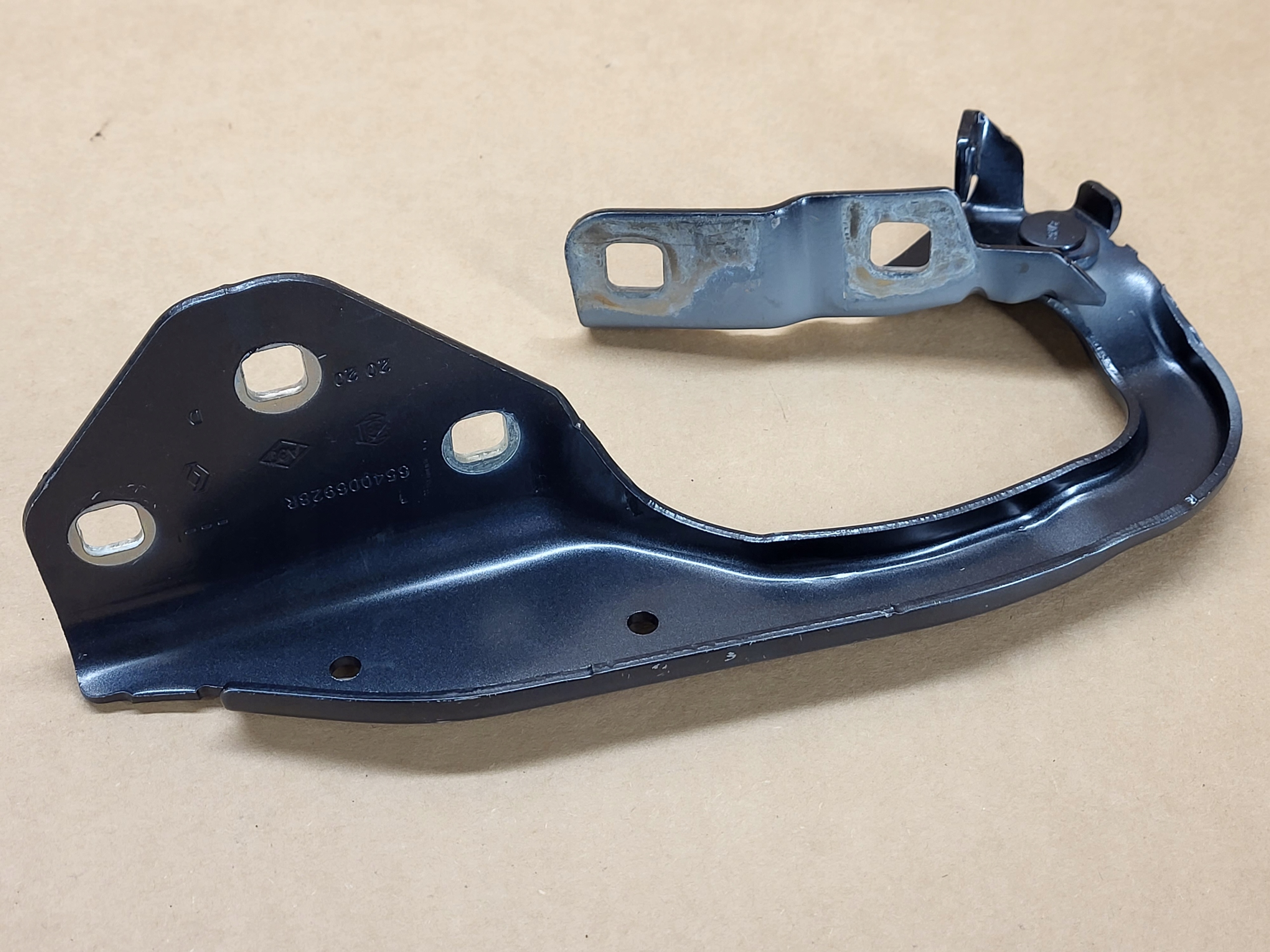 right hinge bonnets POKRYWY of the engine DACIA DUSTER II 2018