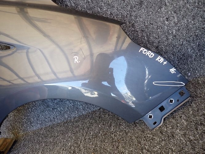 FORD KA plus blatník pravý přední předek