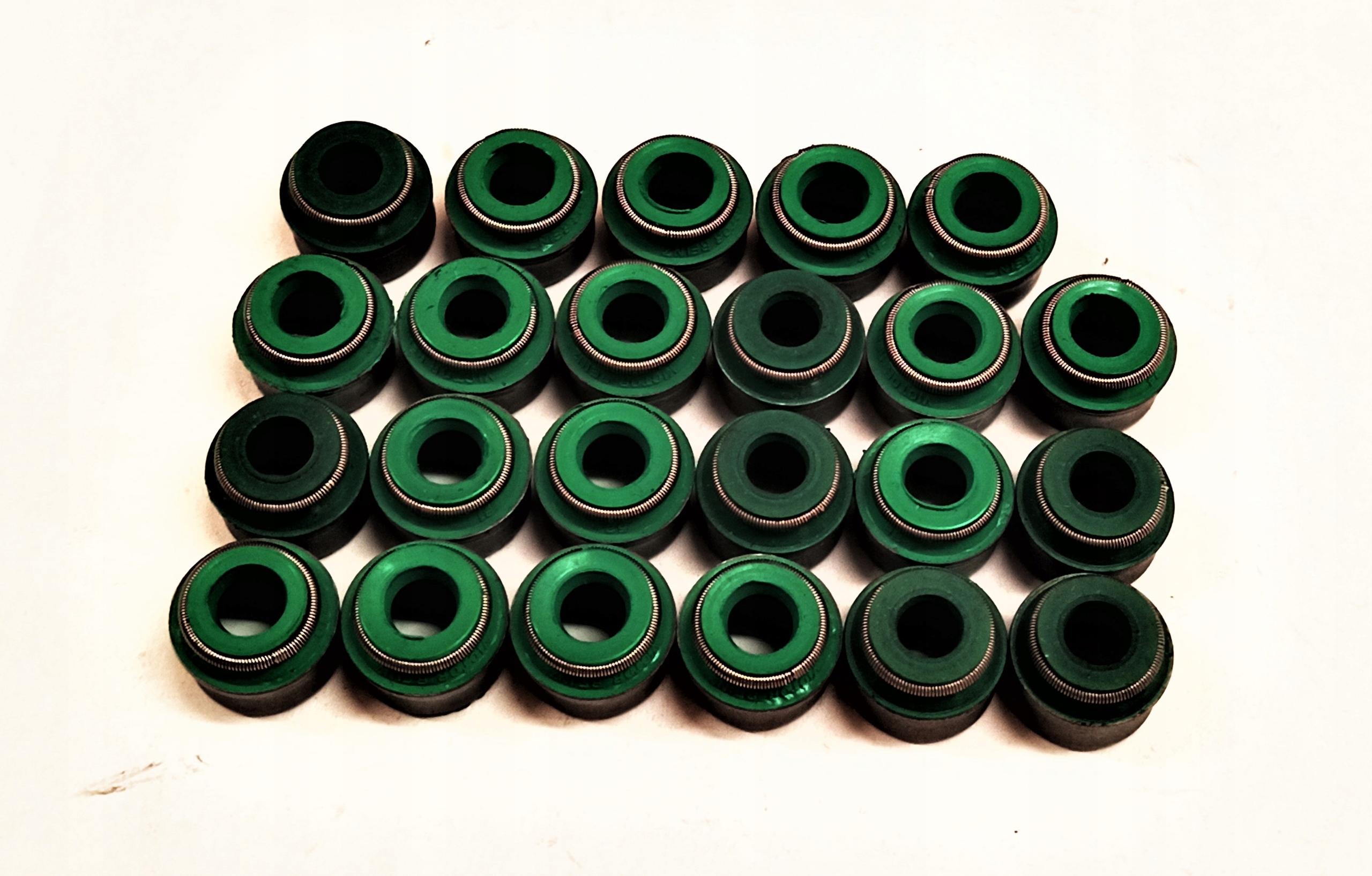 USZCZELNIACZE ZAWOROWE KPL. 12-33512-02/RNZ VICTOR REINZ Numer katalogowy części 12-33512-02