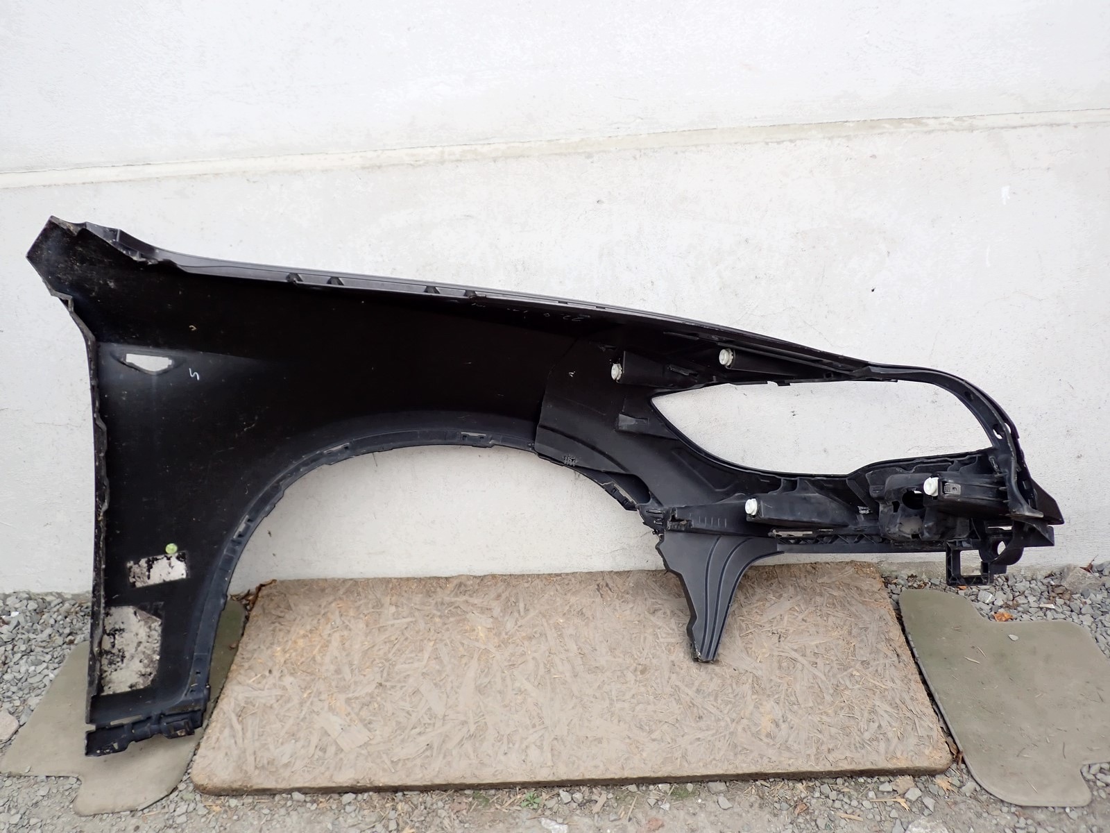 blatník levý předek přední BMW X6 E71 E72 2008-2014R 51657052399